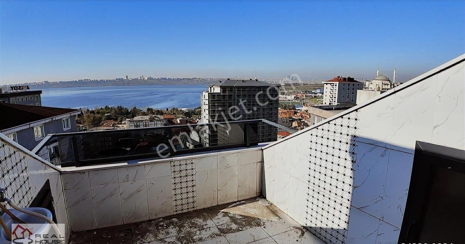 Kanarya Moon Tower Sitesinde Satılık 4+1 Göl Manzaralı Dubleks - Görsel 22