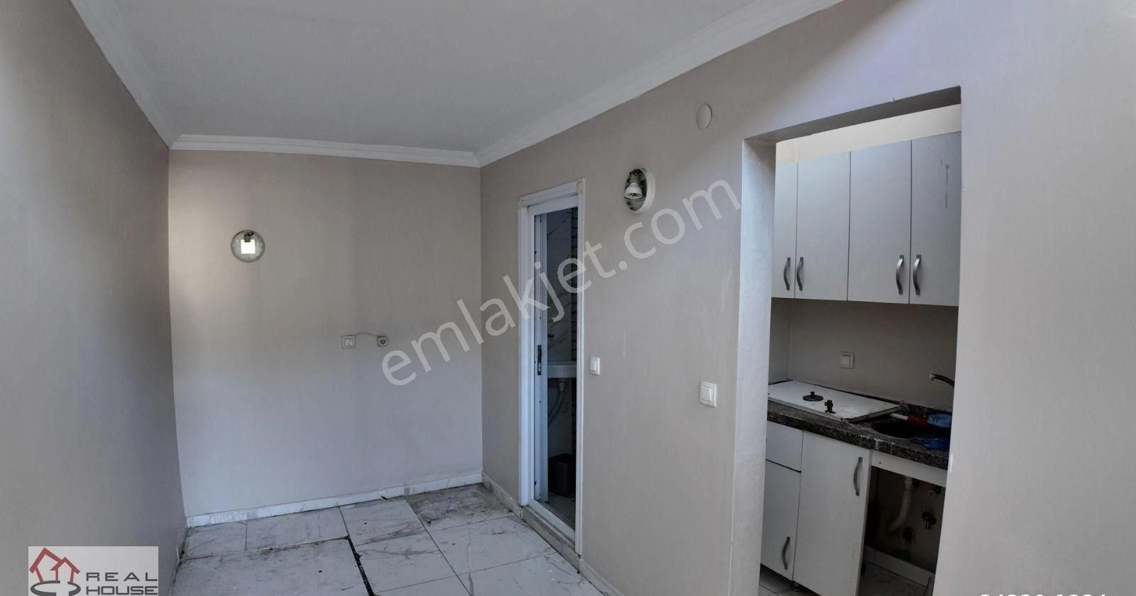 Kanarya Moon Tower Sitesinde Satılık 4+1 Göl Manzaralı Dubleks - Görsel 7