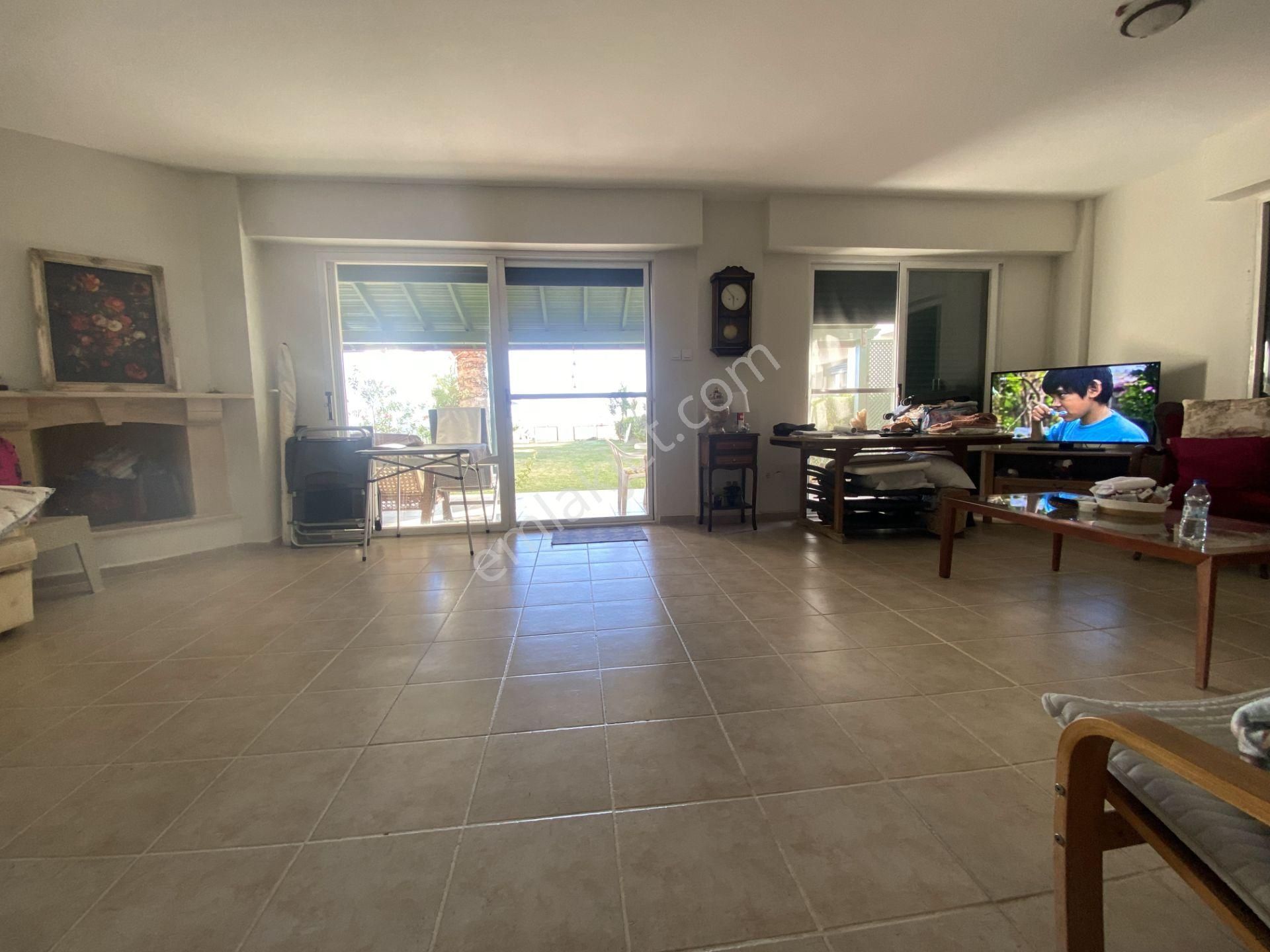 Balıkesir Ayvalık Sarımsaklı Da Satılık Villa.denize Sıfır. - Görsel 2