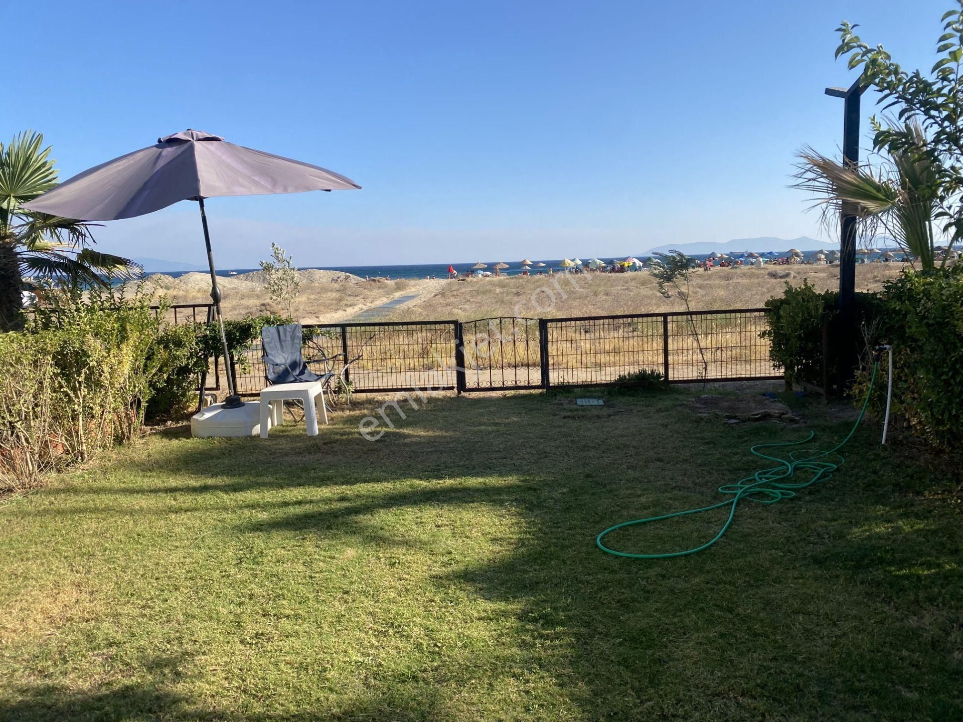 Balıkesir Ayvalık Sarımsaklı Da Satılık Villa.denize Sıfır.