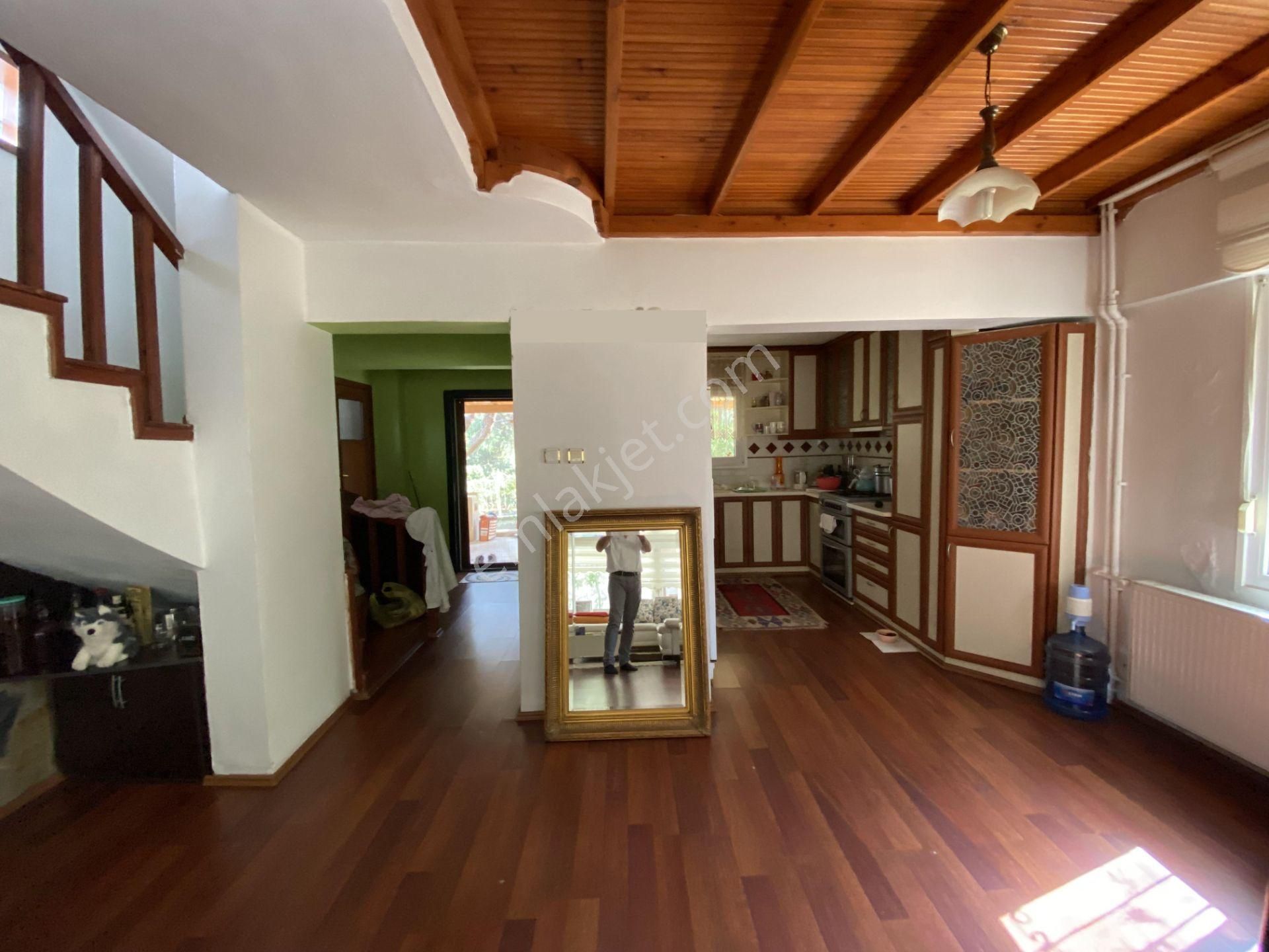 Ayvalık Sarımsaklı Da Satılık Villa.denize Yakın. - Görsel 4