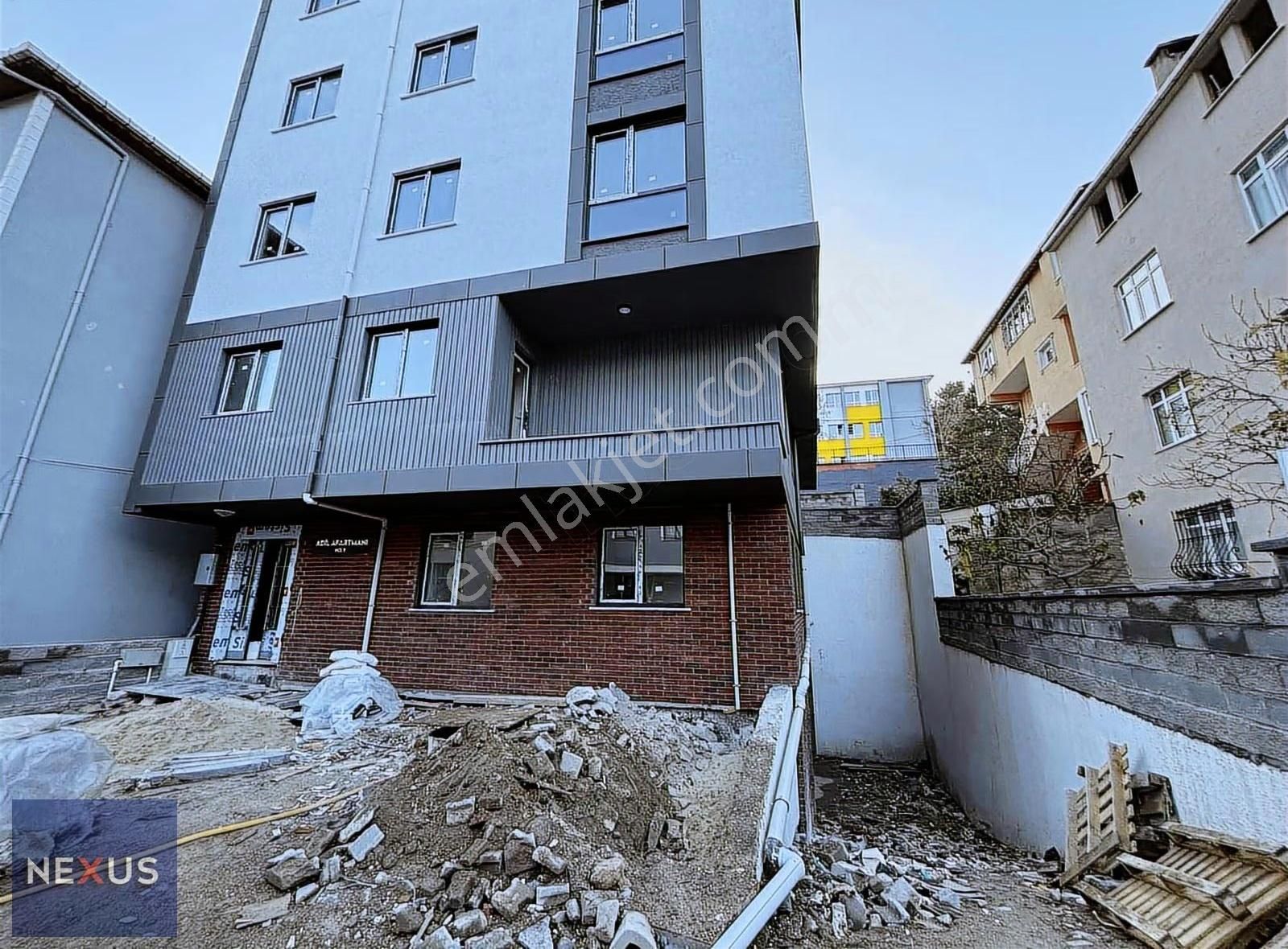 Sultanbeyli Mecdiye Mahallesinde Satlık Çatı Düblex 3+1 - Görsel 3