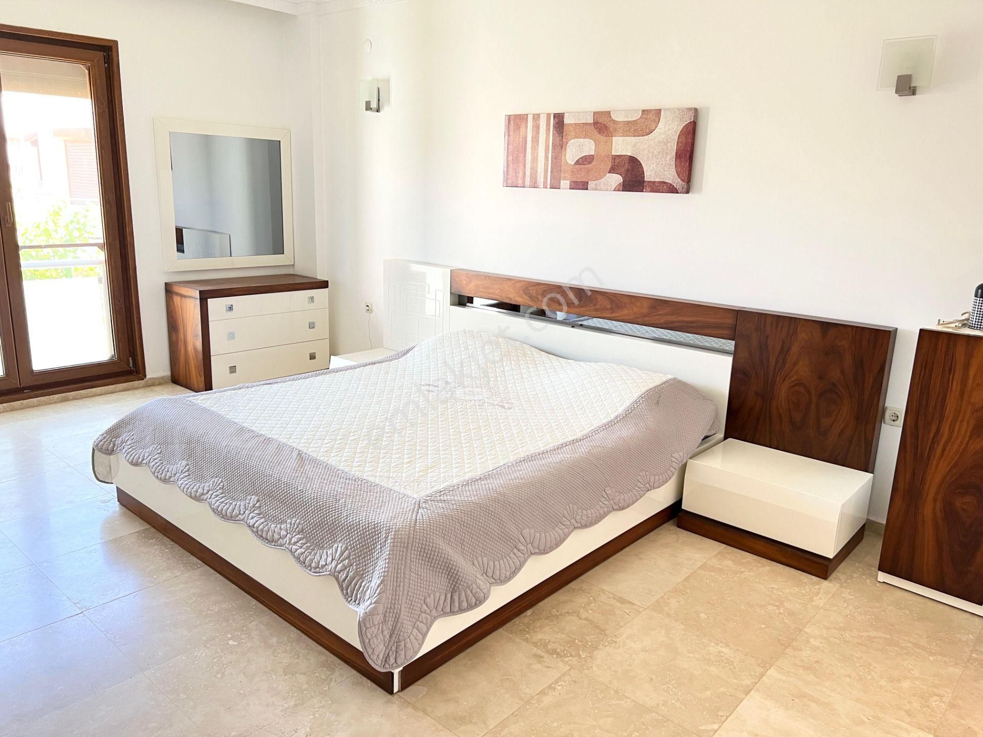 Balıkesir Ayvalık Sarımsaklı Da Satılık Villa.denize Sıfır. - Görsel 5