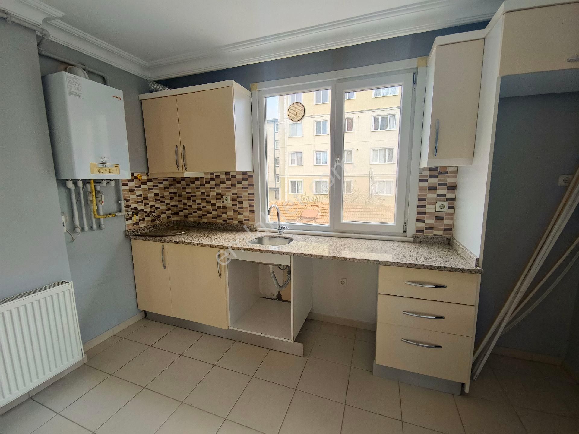 Güneyden Metroya 6 Dakika Yürüme 3+1.95m2 Ara Kat Daire - Görsel 4
