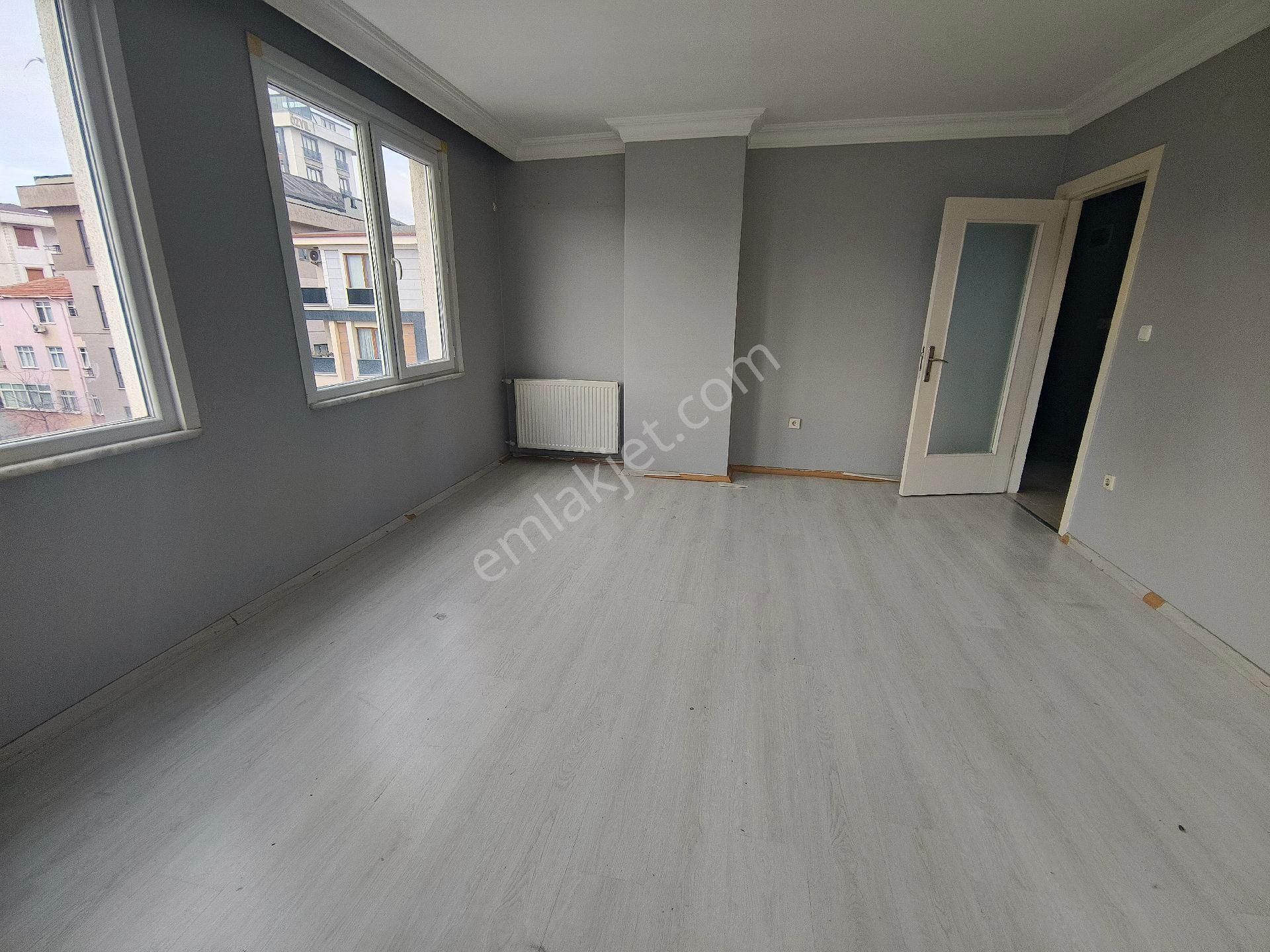 Güneyden Metroya 6 Dakika Yürüme 3+1.95m2 Ara Kat Daire - Görsel 12