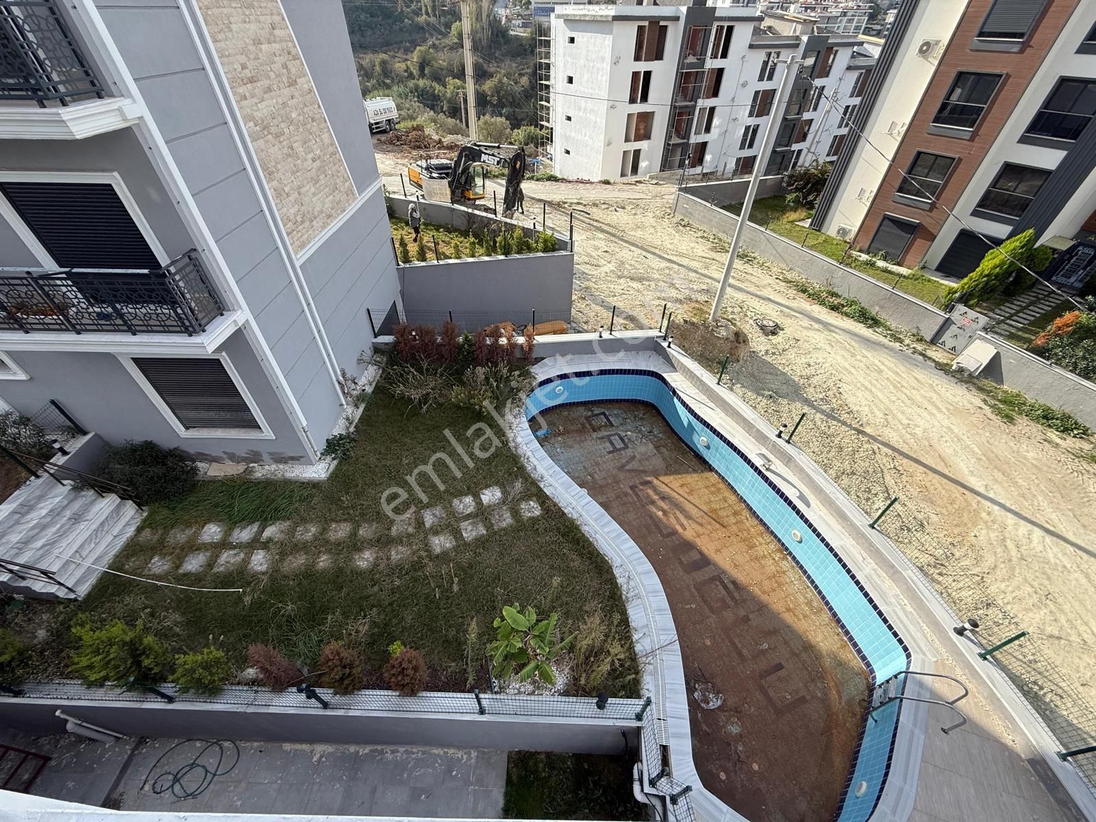 Havuzlu Site İçerisi - Görsel 28