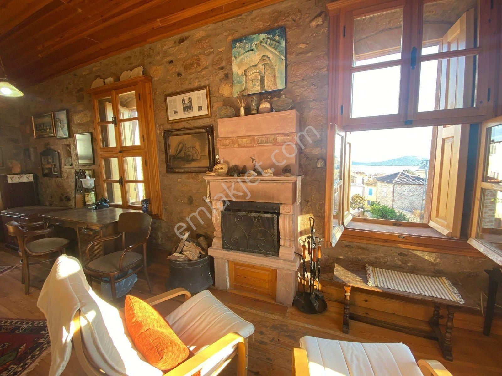 Ayvalık Cunda Da Satılık Mukemmel Taş Ev.geniş Bahceli - Görsel 20