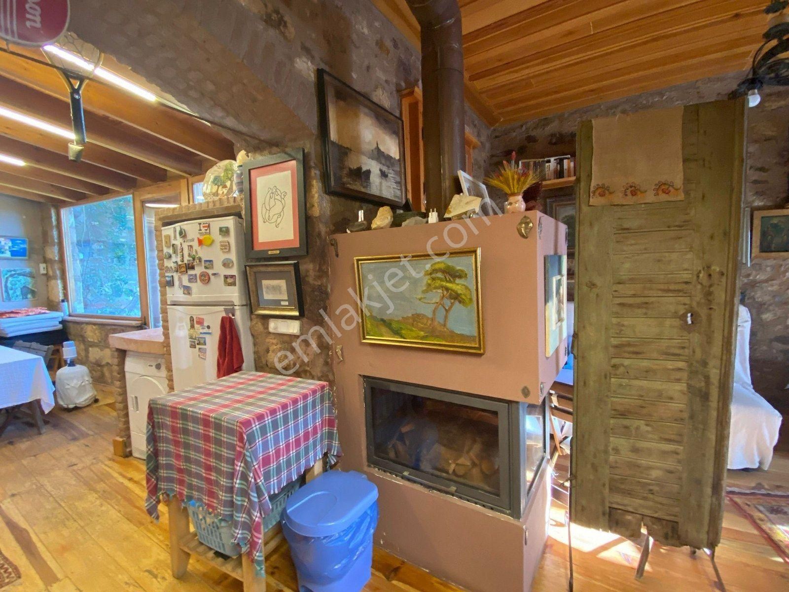 Ayvalık Cunda Da Satılık Mukemmel Taş Ev.geniş Bahceli - Görsel 10