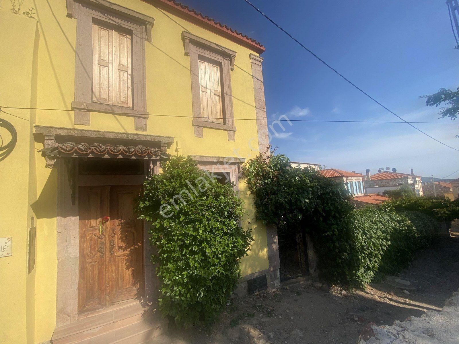 Ayvalık Cunda Da Satılık Mukemmel Taş Ev.geniş Bahceli - Görsel 2