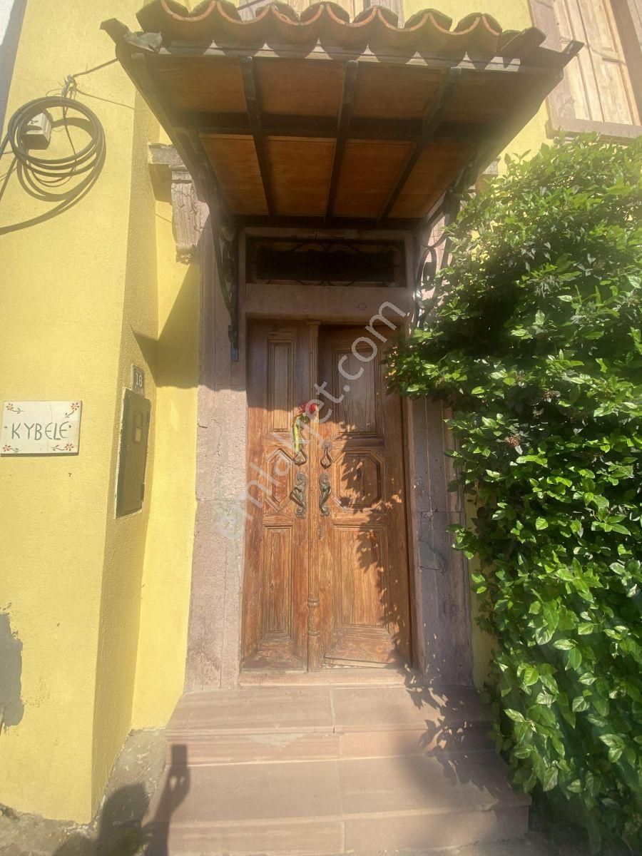 Ayvalık Cunda Da Satılık Mukemmel Taş Ev.geniş Bahceli - Görsel 4