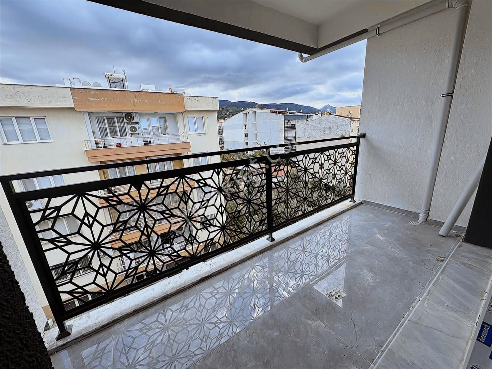 Kuşadası Davutlar'da Satılık Çift Cephe 2+1 Daire - Görsel 24