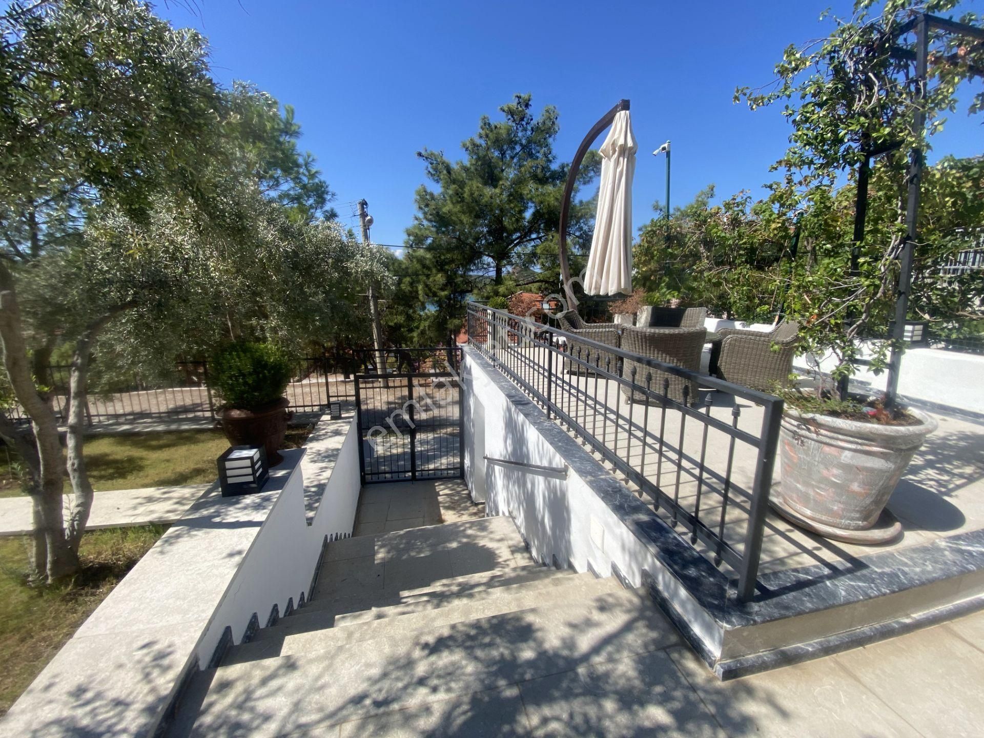 Balıkesir Ayvalık Camlık Ta Satılık Muhtesem Köşk - Görsel 4