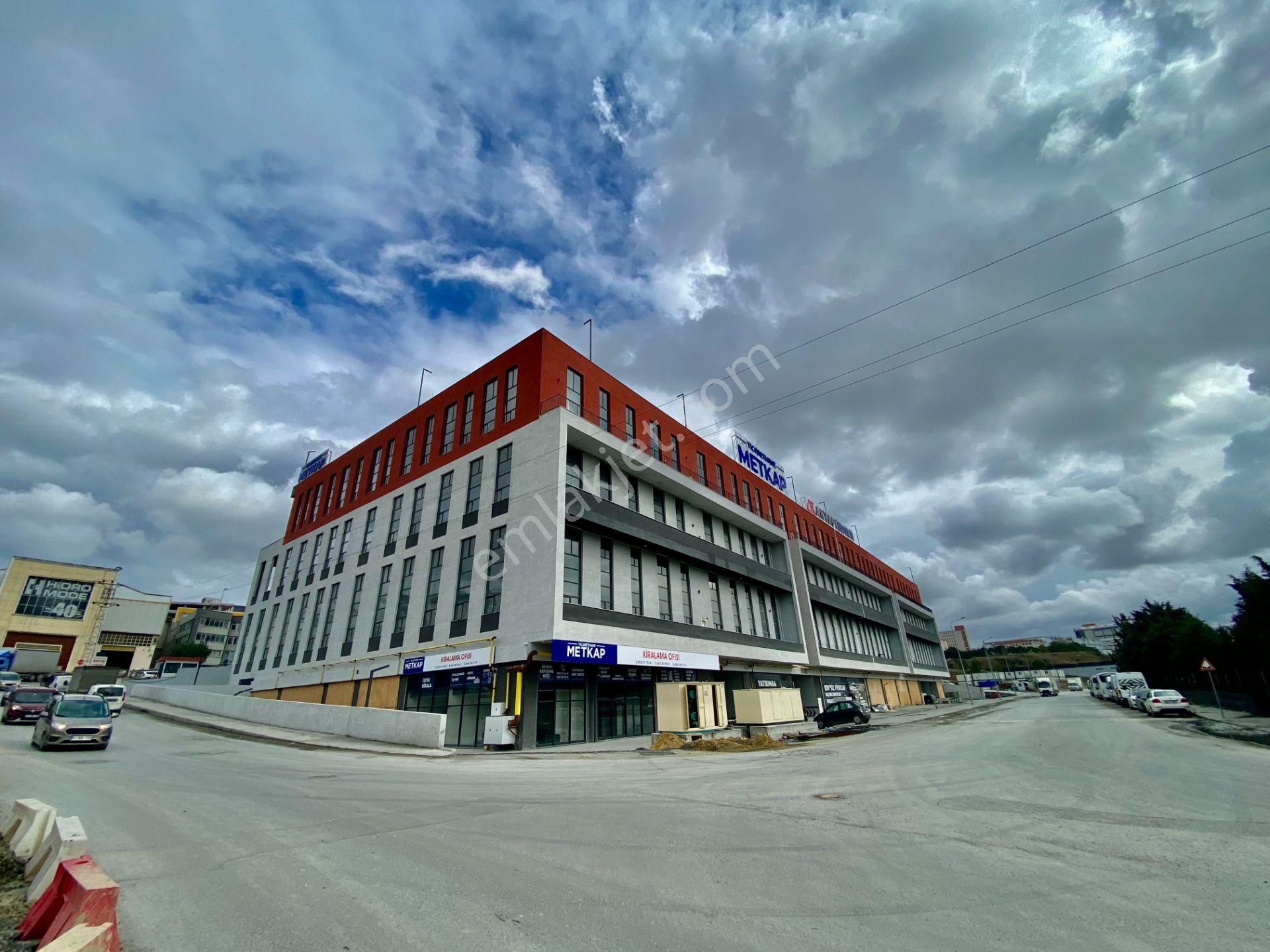 Özel Fırsatlar İle 500 M2 İşyeri Hadımköy Ticarethane Metkap'ta!