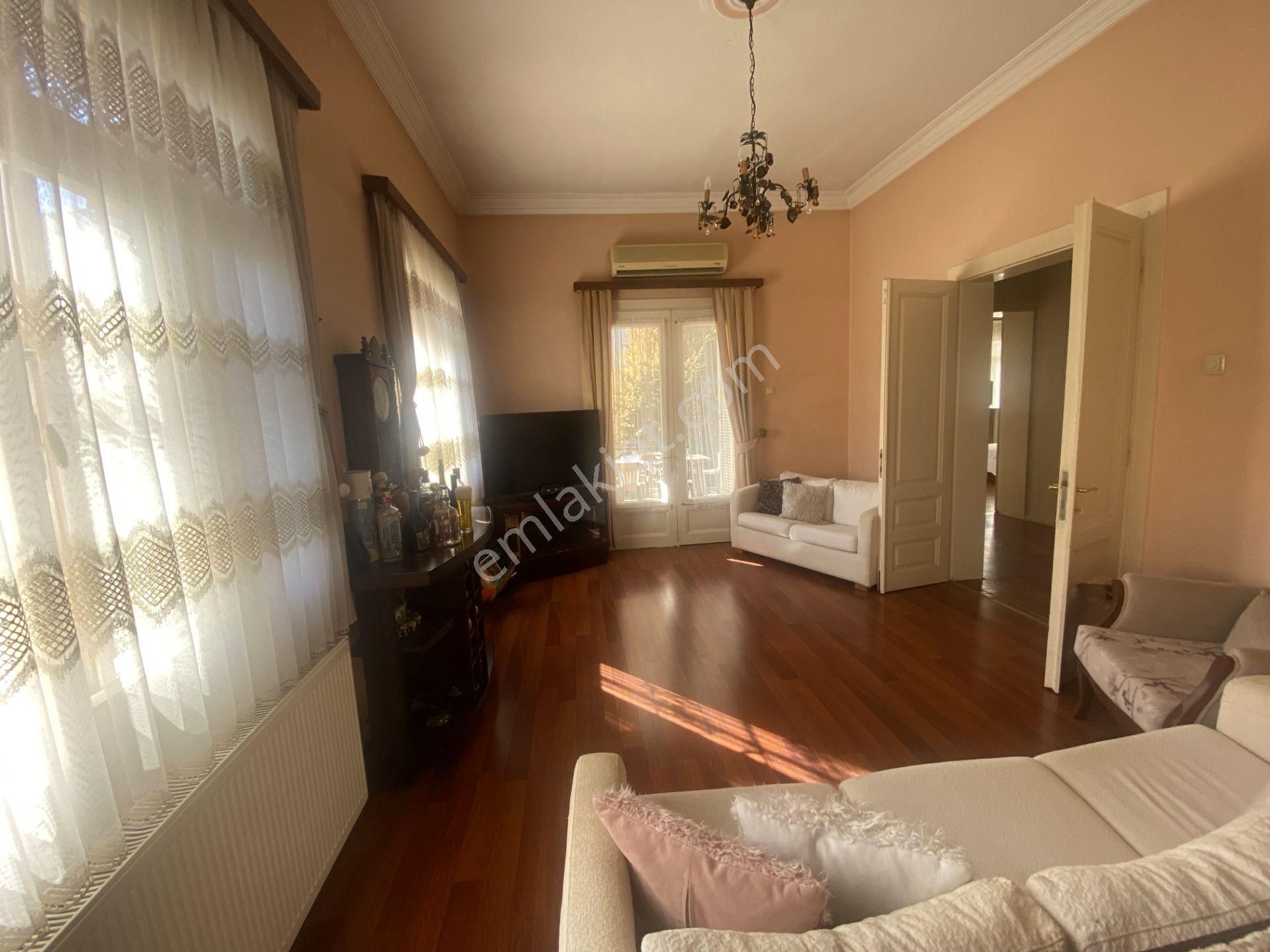 Balıkesir Ayvalık Camlık Ta Satılık Mustakil Ev.