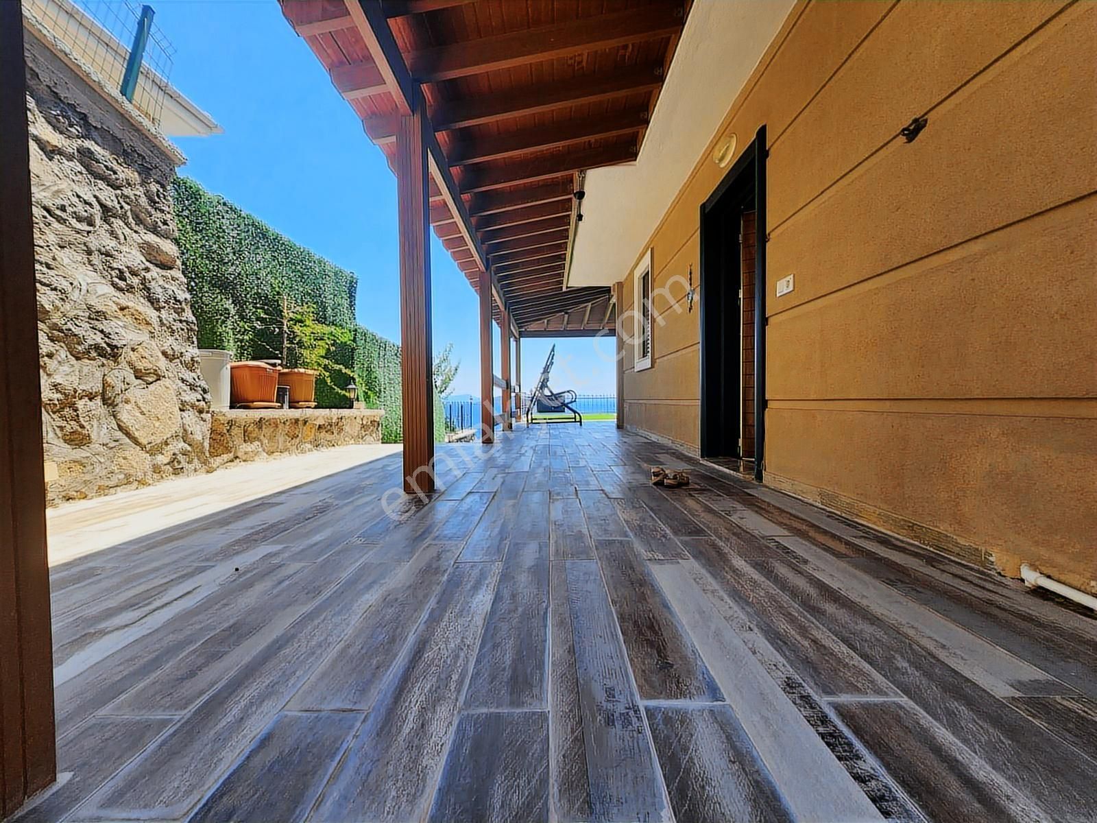 Çandarlı Bimeyko Sitesinde Satılık 5+1 Tripleks Villa - Görsel 9