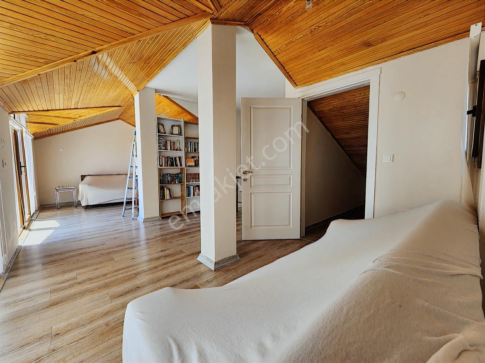 Çandarlı Bimeyko Sitesinde Satılık 5+1 Tripleks Villa - Görsel 34