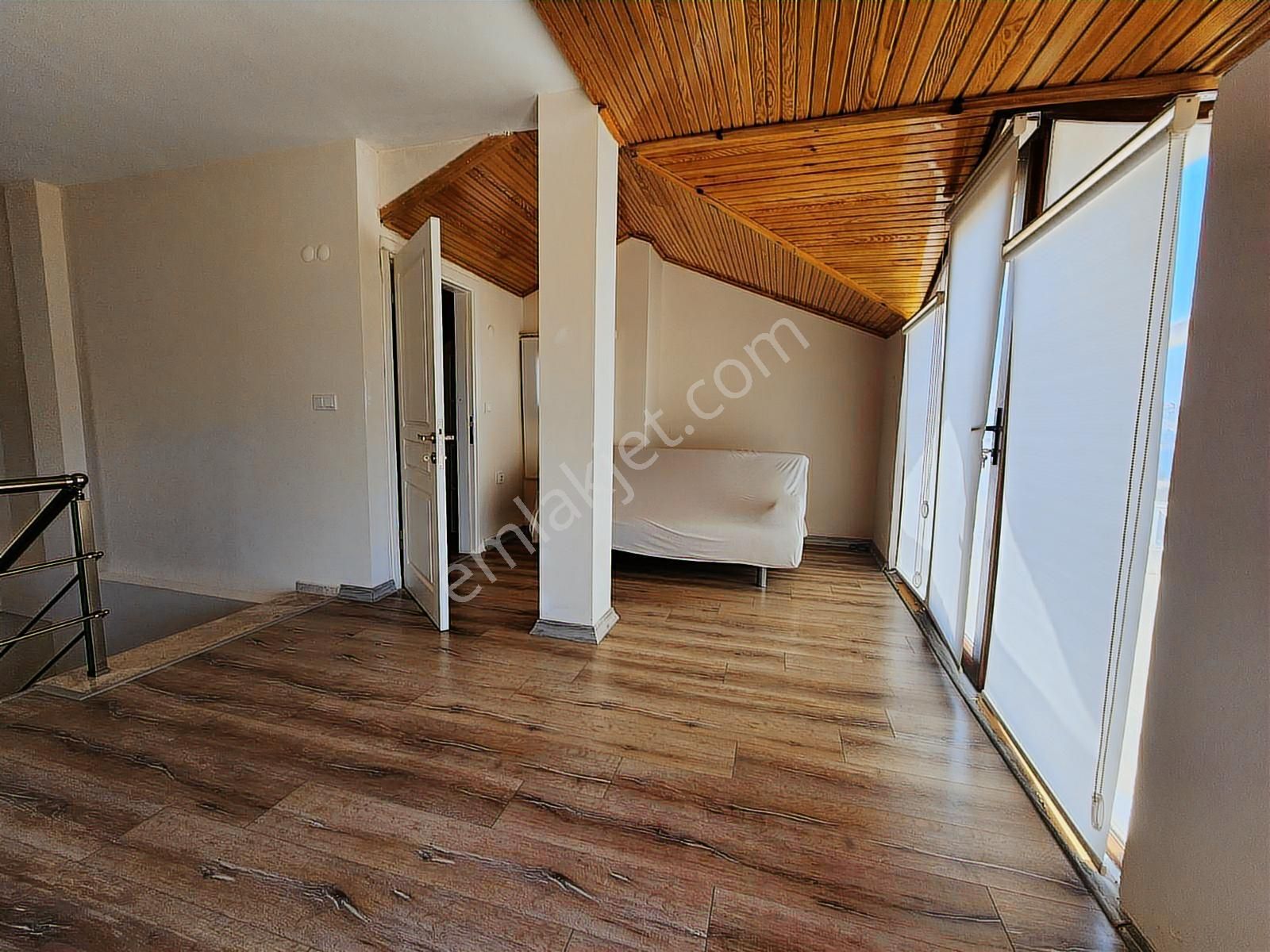 Çandarlı Bimeyko Sitesinde Satılık 5+1 Tripleks Villa - Görsel 3