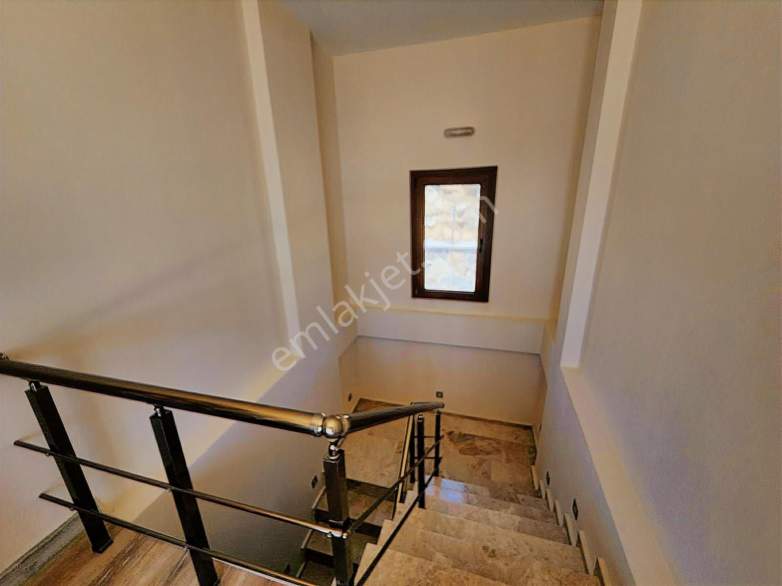 Çandarlı Bimeyko Sitesinde Satılık 5+1 Tripleks Villa - Görsel 23