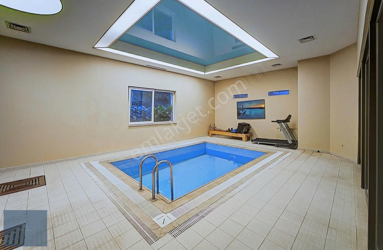 Kandilli'de Çok Özel Sitede Yeşillikler İçinde Kiralık Villa - Görsel 4