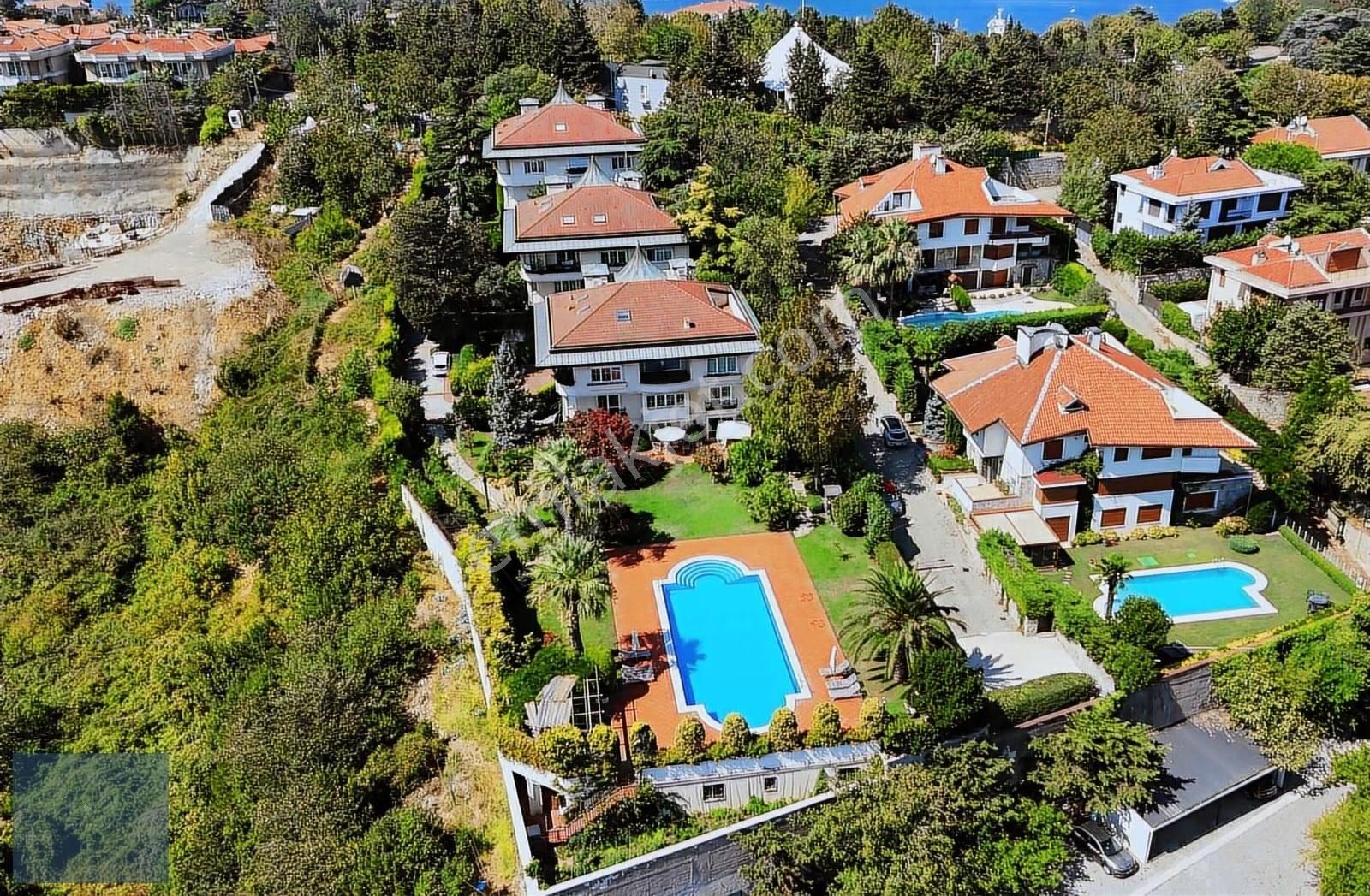 Kandilli'de Çok Özel Sitede Yeşillikler İçinde Kiralık Villa - Görsel 27