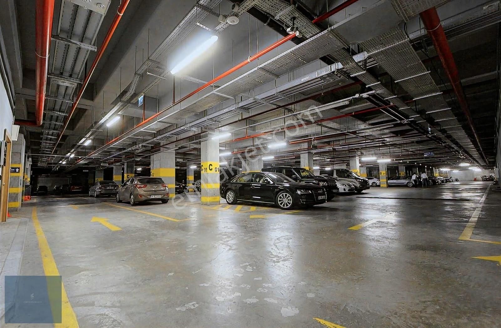 Papirus Plaza'da Prestijli Şık Tasarımlı Kira Getirili Ofis Katı - Görsel 16