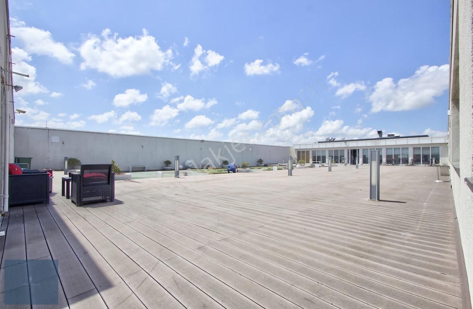 Papirus Plaza'da Prestijli Şık Tasarımlı Kira Getirili Ofis Katı - Görsel 14