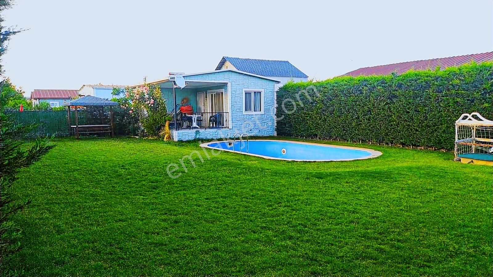 Havuzlu Ve Evi Olan, 450m2 Bahçeli, Resmi Hobi Bahçesi