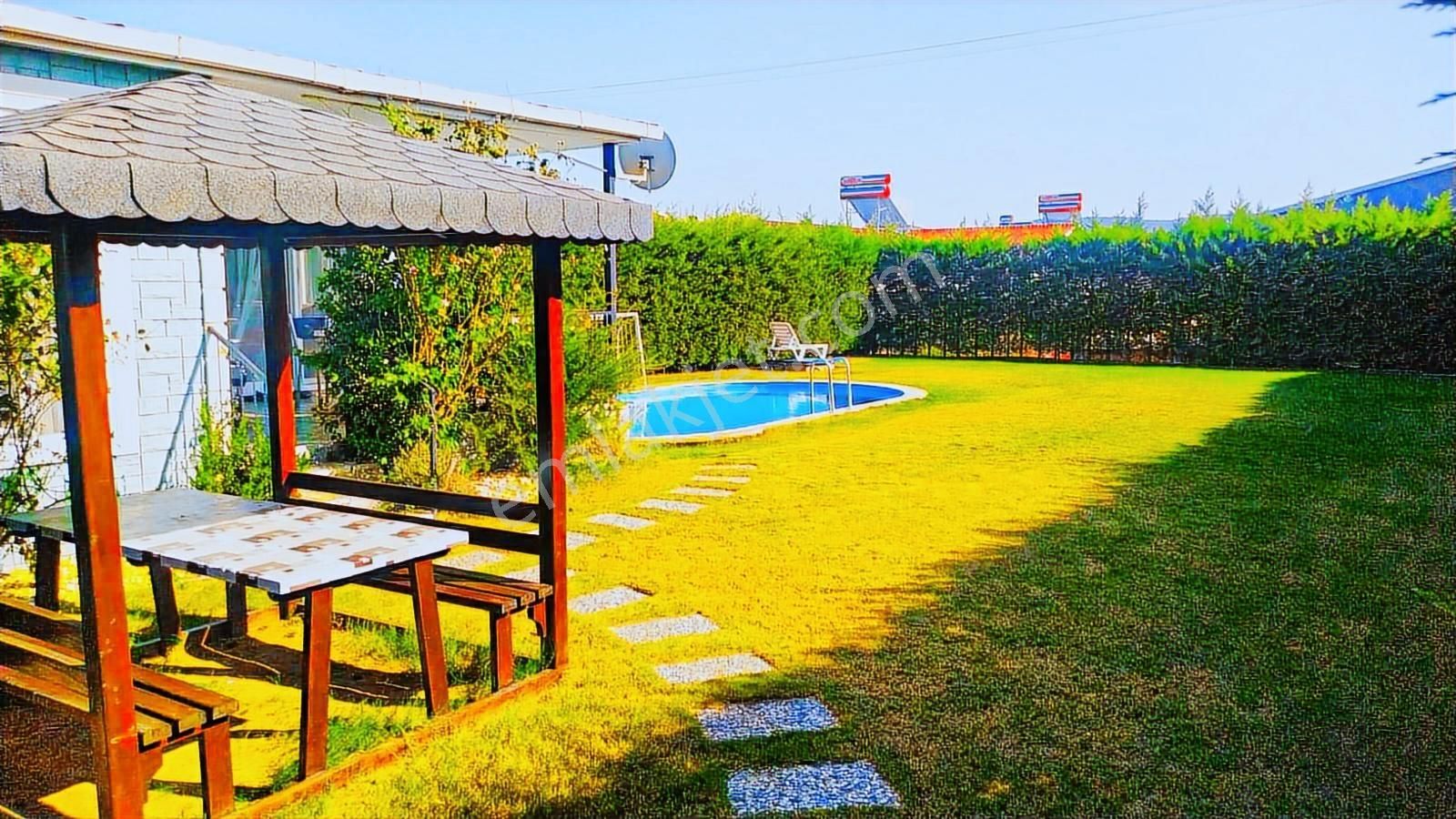 Havuzlu Ve Evi Olan, 450m2 Bahçeli, Resmi Hobi Bahçesi - Görsel 2