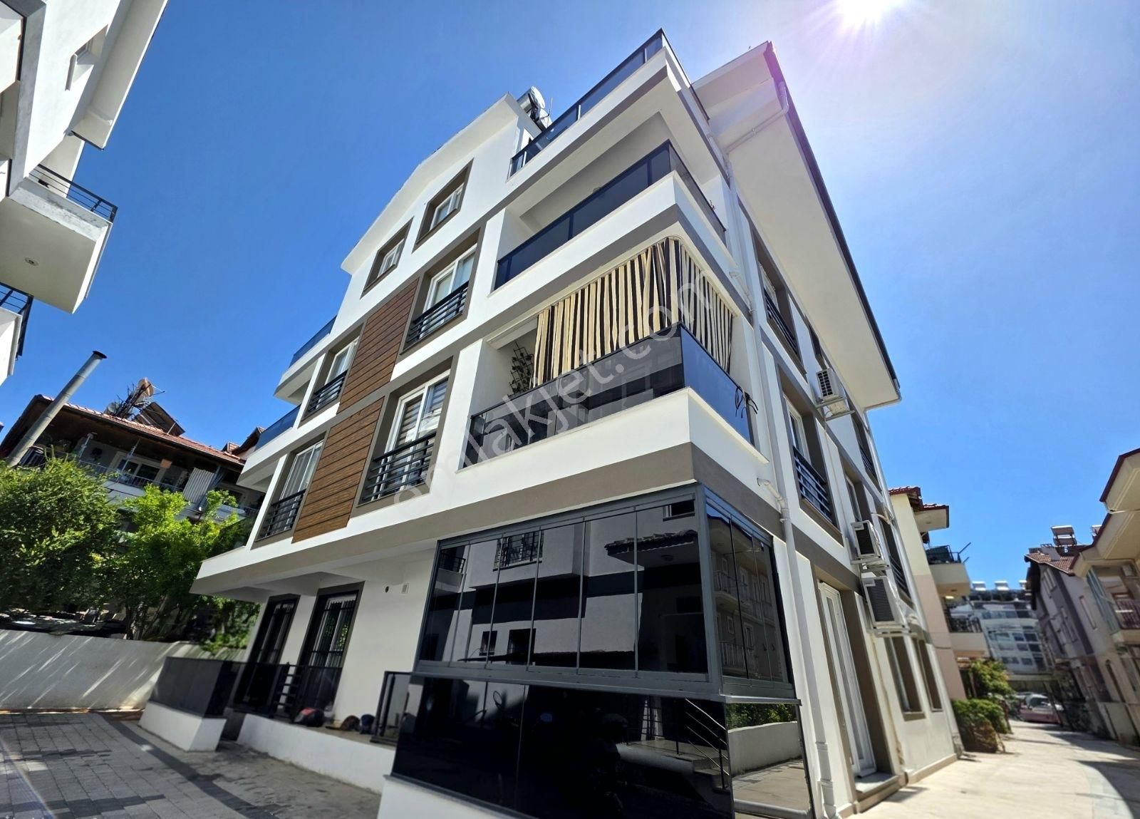 Fethiye Taşyaka'da Eşyalı Satılık 2+1 75m2 Bahçe Katı Daire - Görsel 17