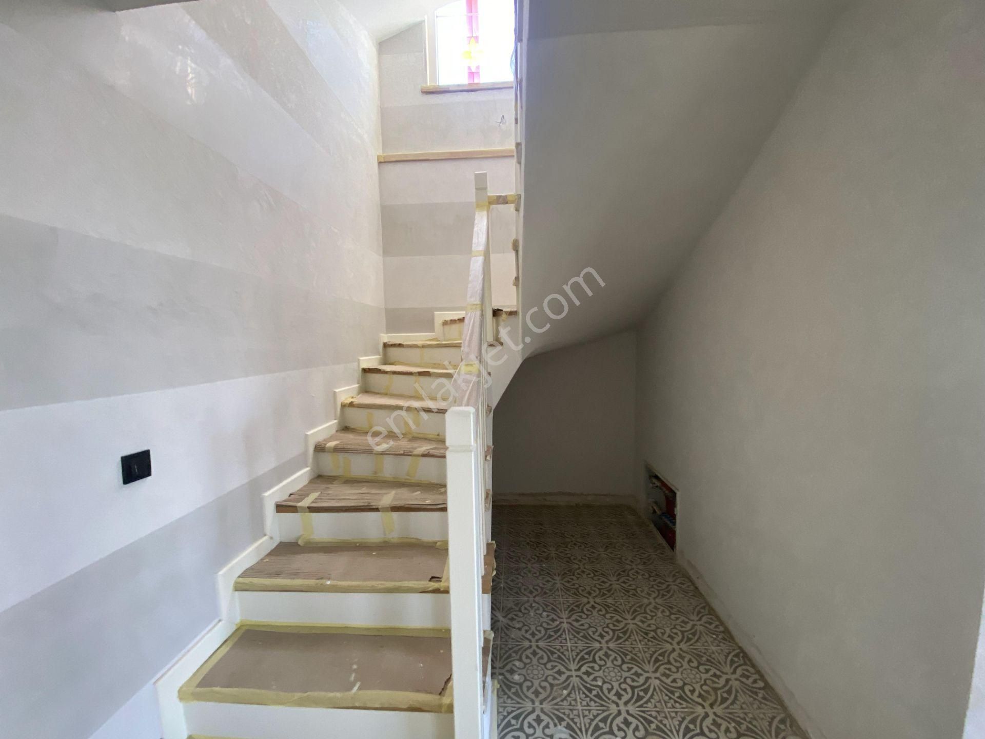 Balıkesir Ayvalık Cunda Da Satılık Denize Yakın Tripleks Villa. - Görsel 13