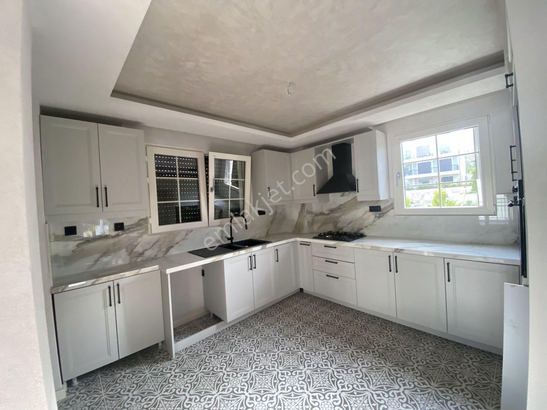 Balıkesir Ayvalık Cunda Da Satılık Denize Yakın Tripleks Villa. - Görsel 6