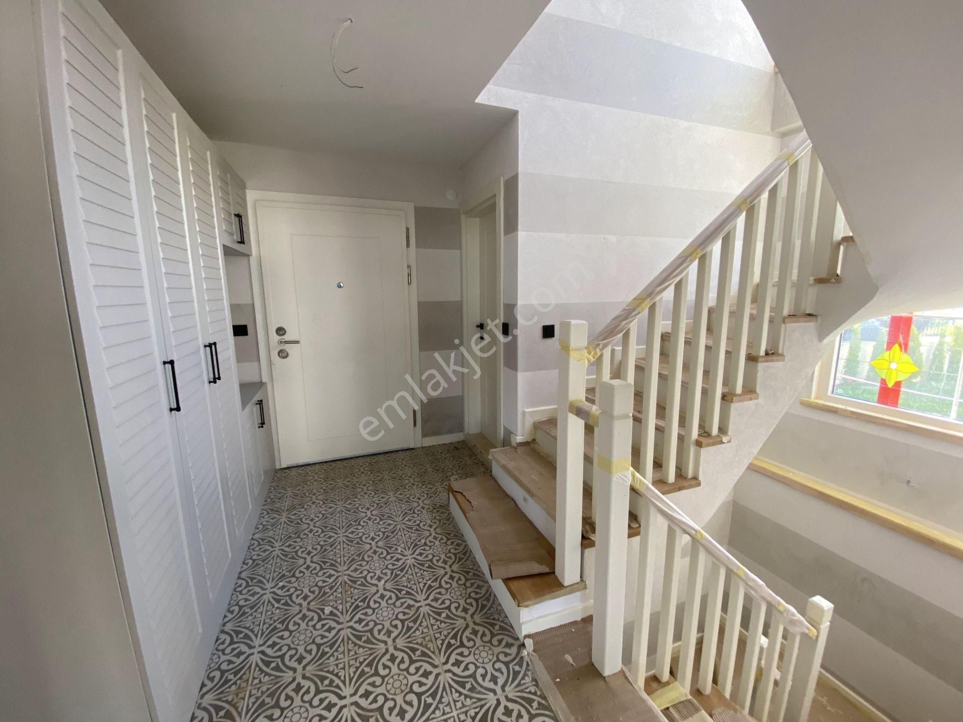 Balıkesir Ayvalık Cunda Da Satılık Denize Yakın Tripleks Villa. - Görsel 14