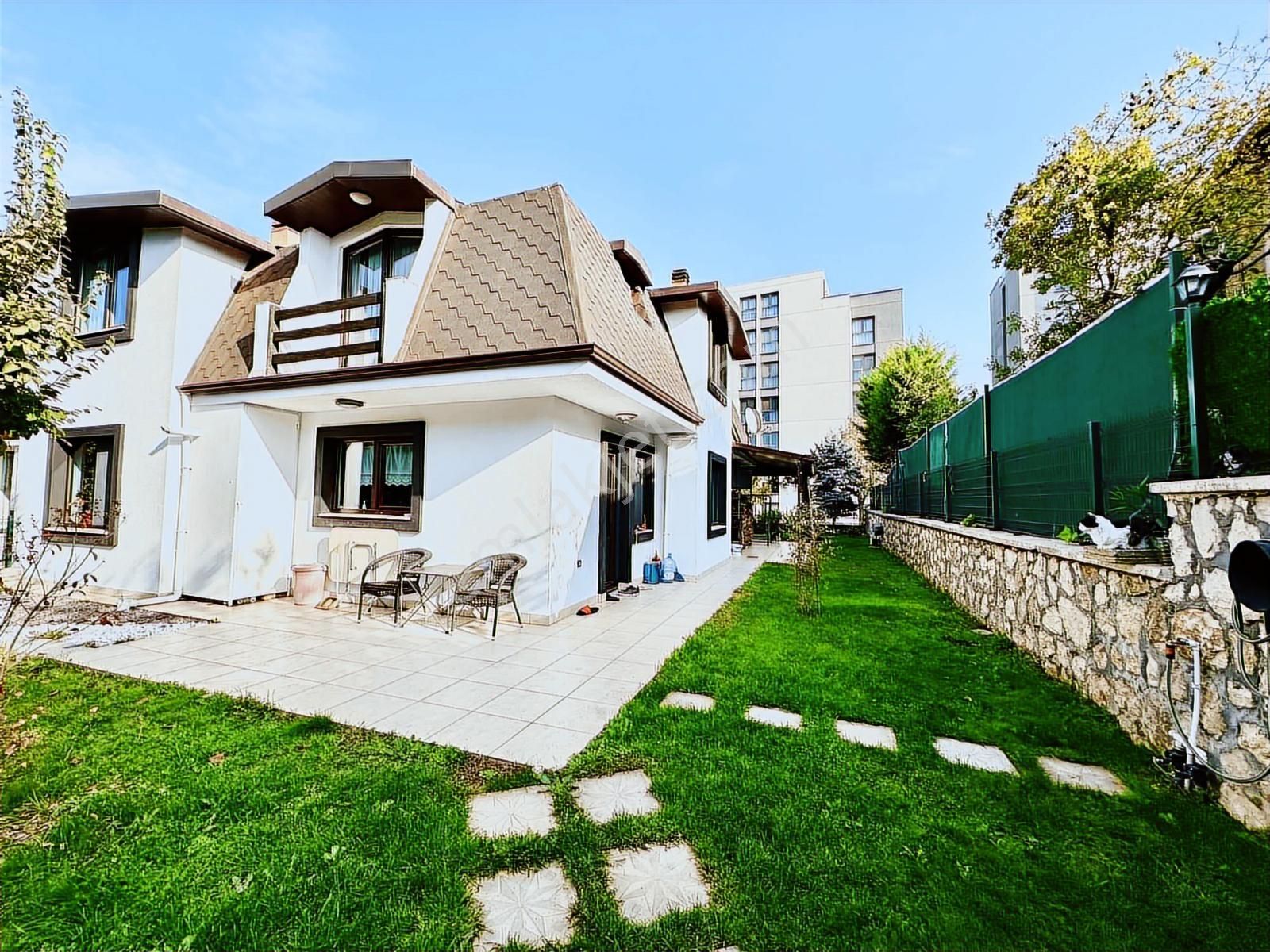 Balat Park Evleri'nde 5+1, Geniş Bahçeli, Müstakil Villa