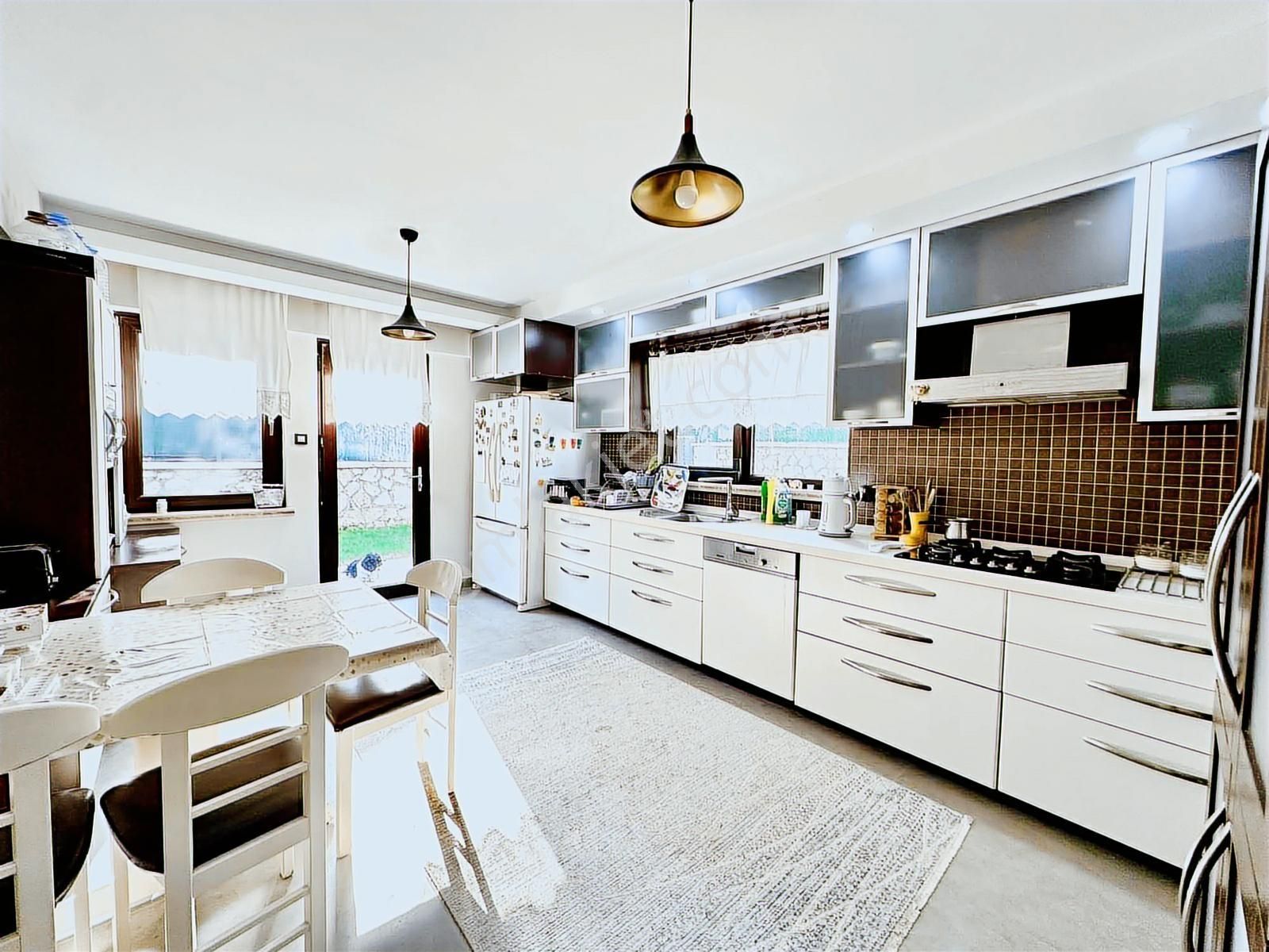 Balat Park Evleri'nde 5+1, Geniş Bahçeli, Müstakil Villa - Görsel 23