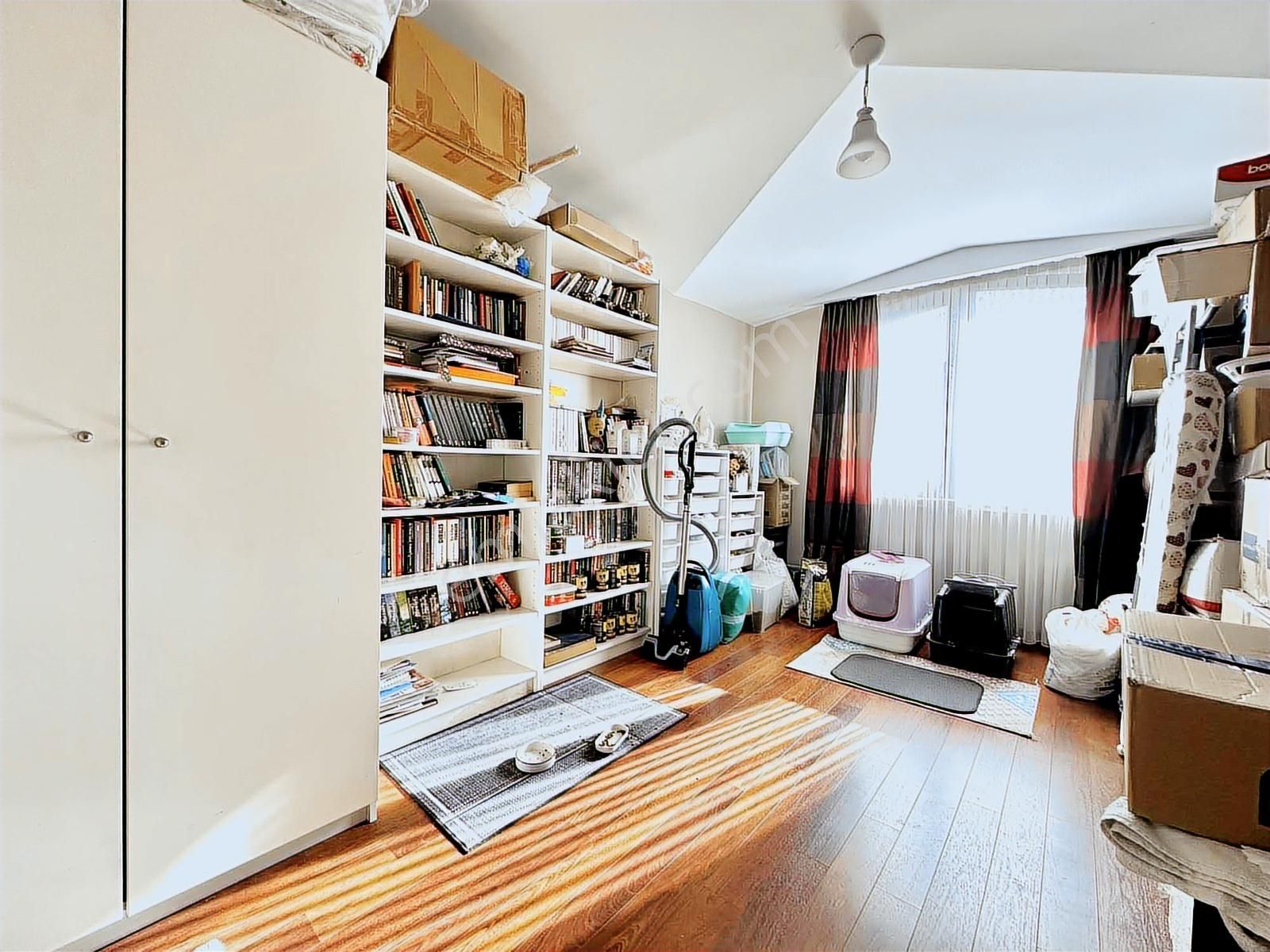 Balat Park Evleri'nde 5+1, Geniş Bahçeli, Müstakil Villa - Görsel 9