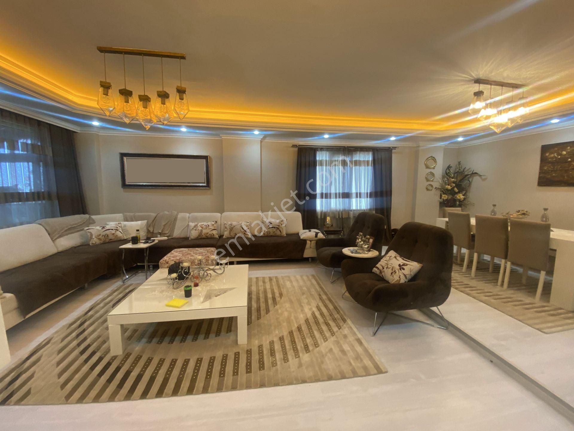 Ayvalık Camlık Ta Satılık Muhteşem Dubleks Villa.