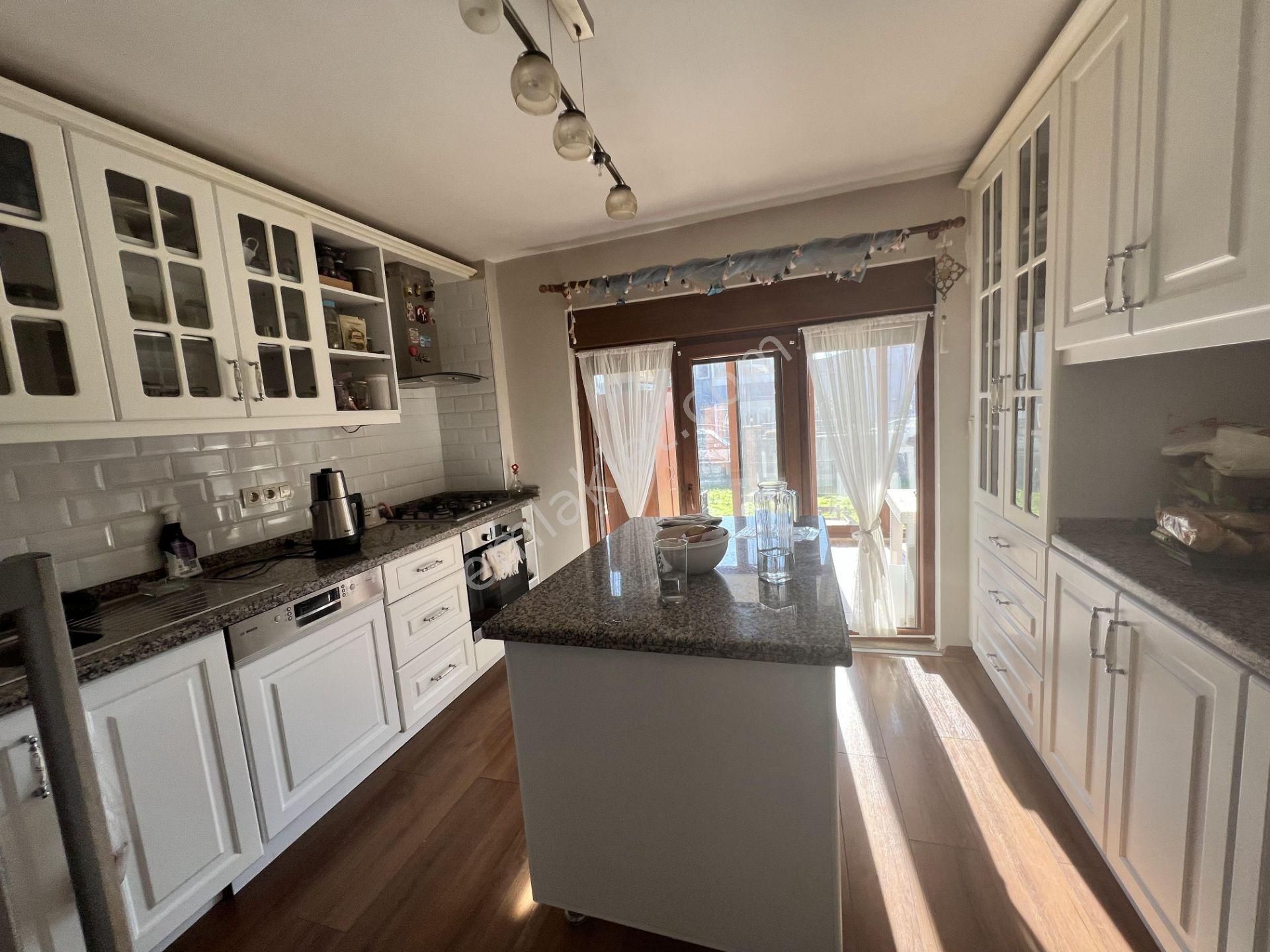 Balıkesir Ayvalık Camlık Ta Satılık Villa.denize Yakın - Görsel 4