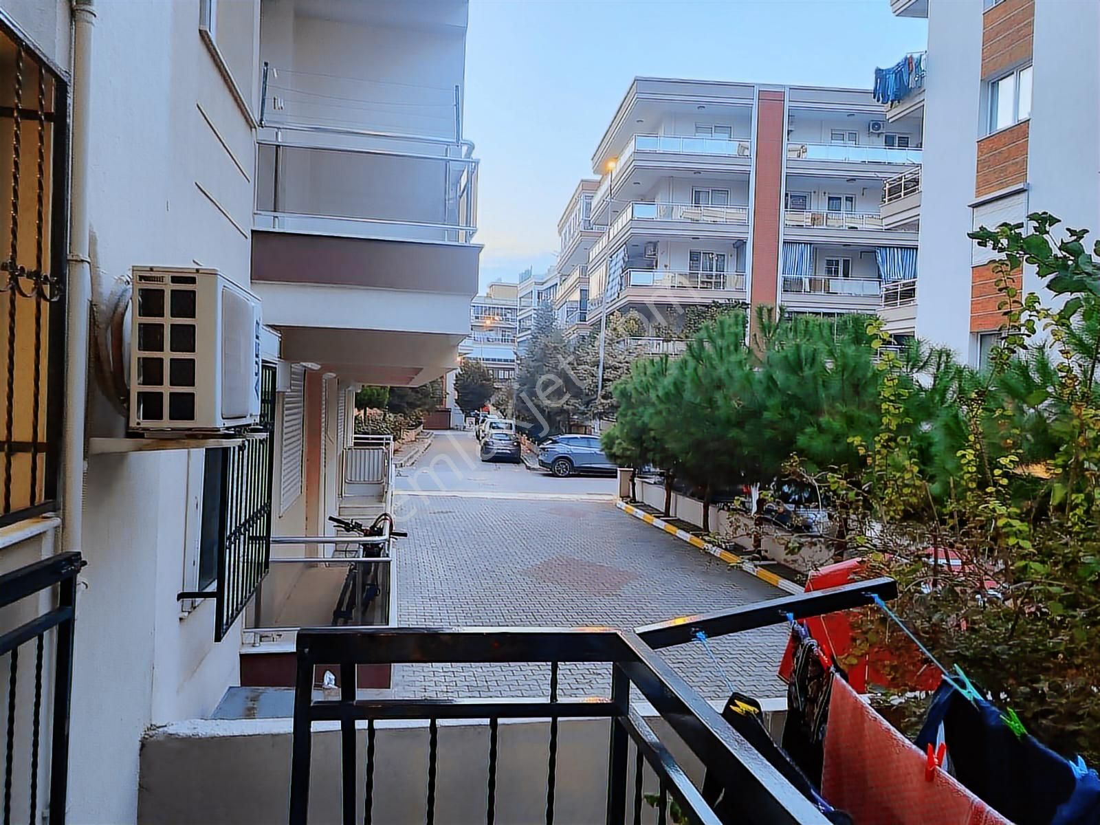 Karşıyaka Fikri Altay Mahallesinde 3+1 Satılık İyi Konumda Daire - Görsel 5