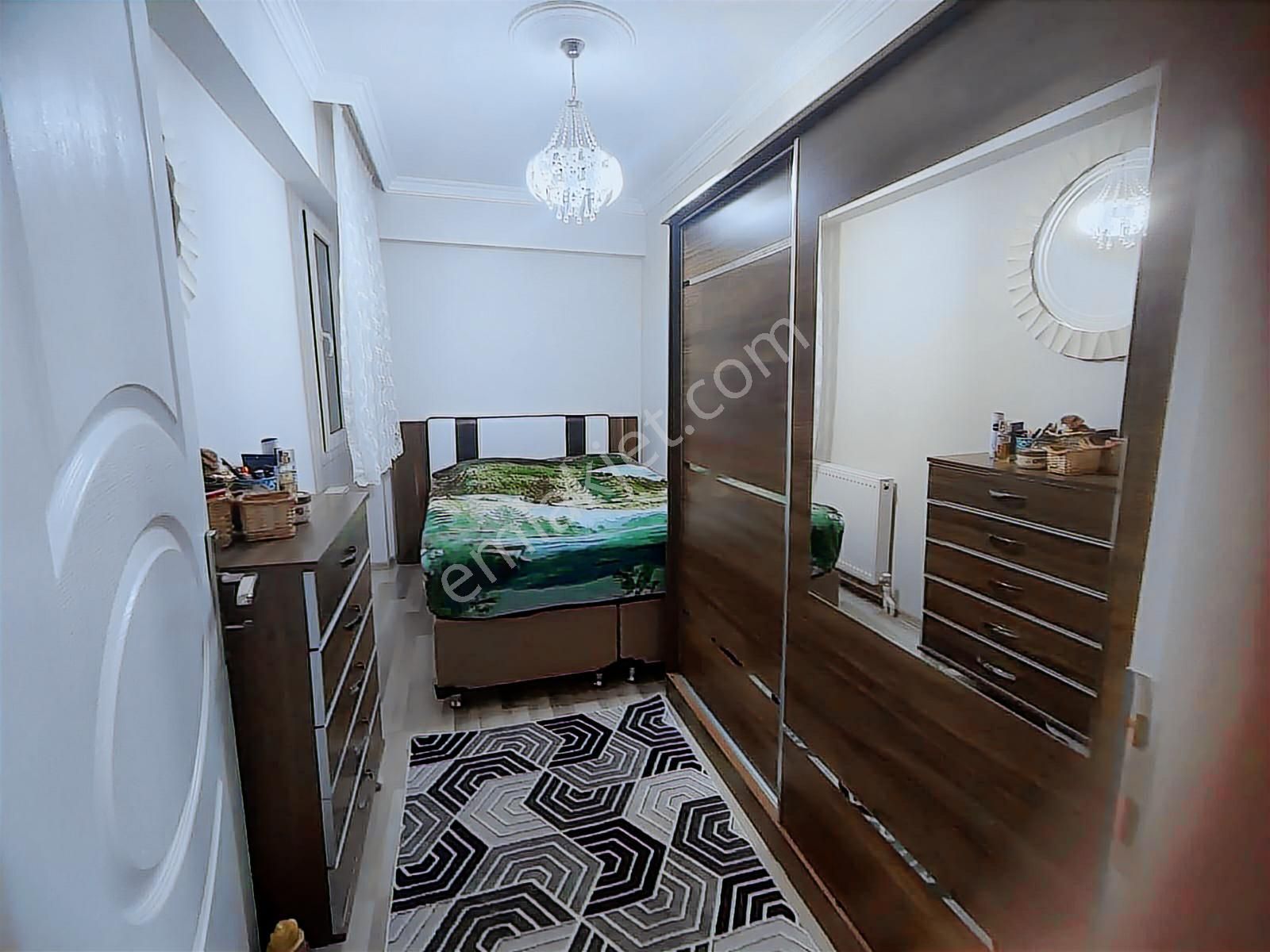 Karşıyaka Fikri Altay Mahallesinde 3+1 Satılık İyi Konumda Daire - Görsel 12