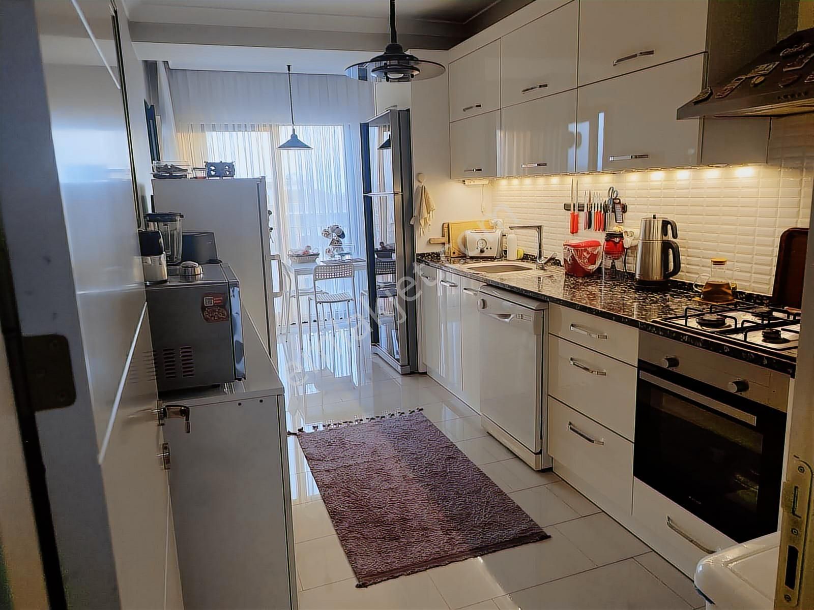 Karşıyaka Tersane Bölgesinin Karşısında Satılık 3+1 Daire - Görsel 5