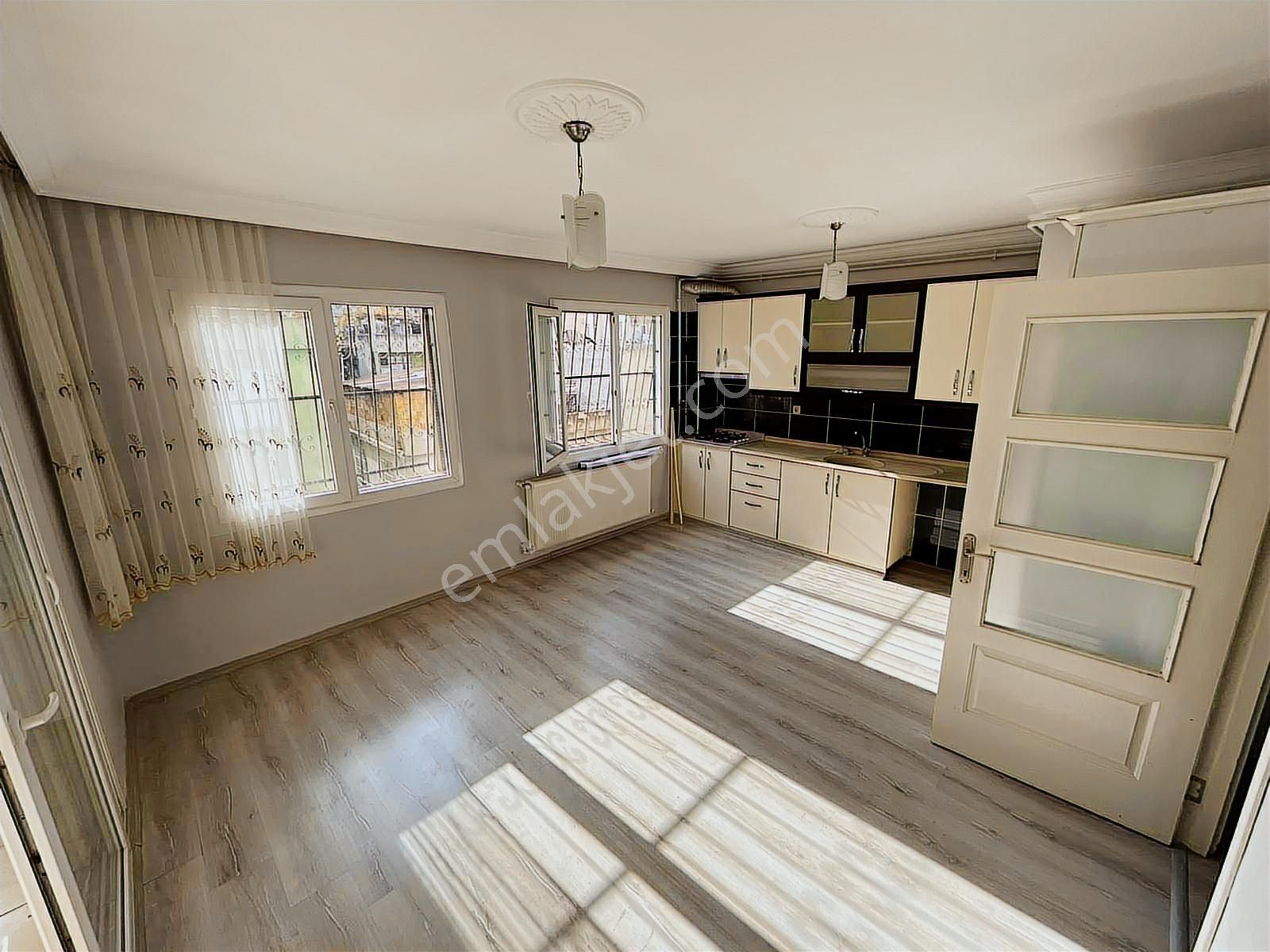 Rng'den Tellidere'de 3+1 K Mutfak Doğalgazlı Kiralık!