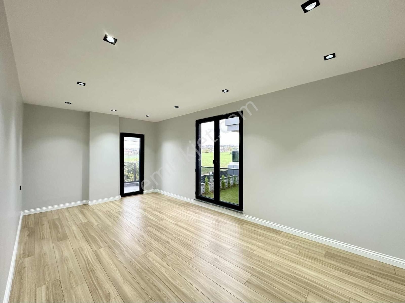 [kassel Yapı] Geniş Oturumlu - Havuzlu - Müstakil Bahçeli Villa - Görsel 35