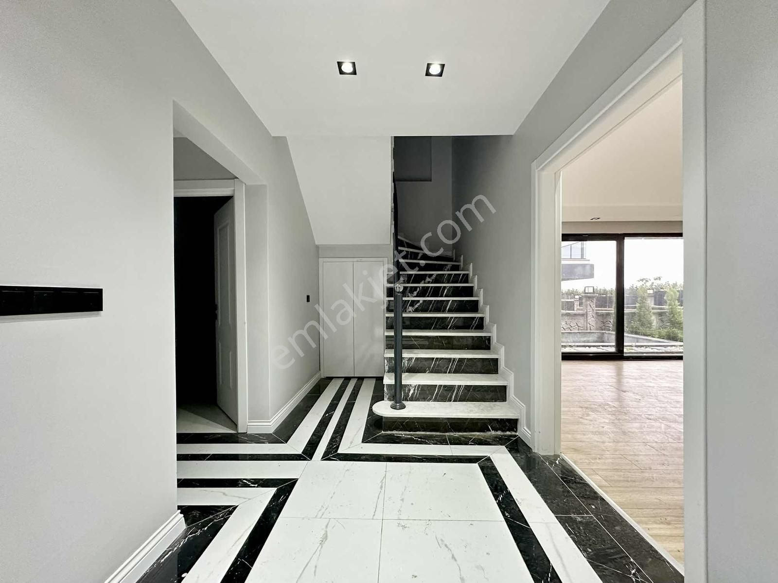 [kassel Yapı] Geniş Oturumlu - Havuzlu - Müstakil Bahçeli Villa - Görsel 9