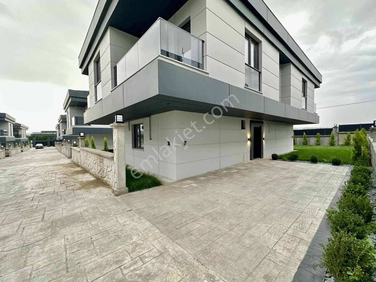 [kassel Yapı] Geniş Oturumlu - Havuzlu - Müstakil Bahçeli Villa - Görsel 5