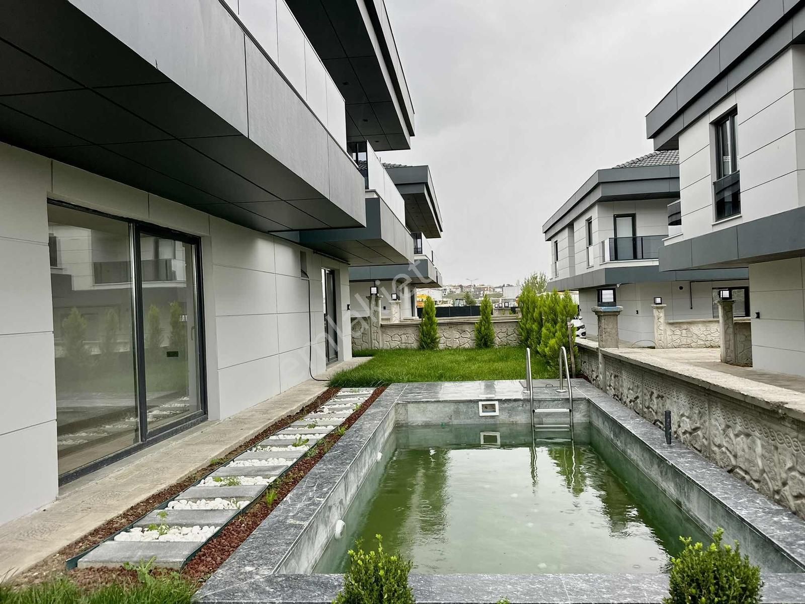 [kassel Yapı] Geniş Oturumlu - Havuzlu - Müstakil Bahçeli Villa - Görsel 14