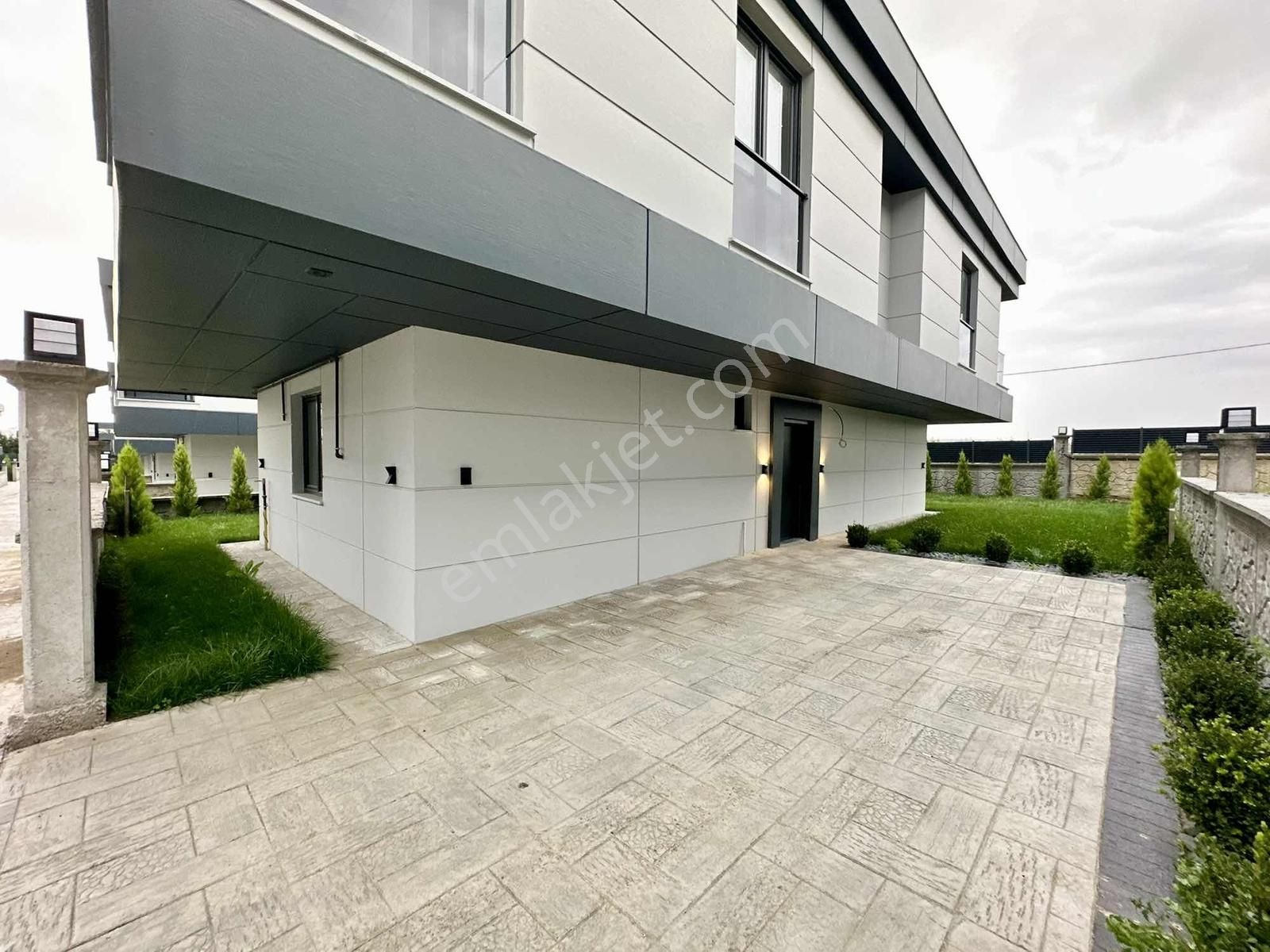 [kassel Yapı] Geniş Oturumlu - Havuzlu - Müstakil Bahçeli Villa - Görsel 7