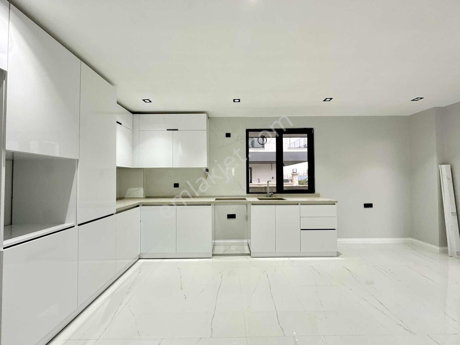 [kassel Yapı] Geniş Oturumlu - Havuzlu - Müstakil Bahçeli Villa - Görsel 12