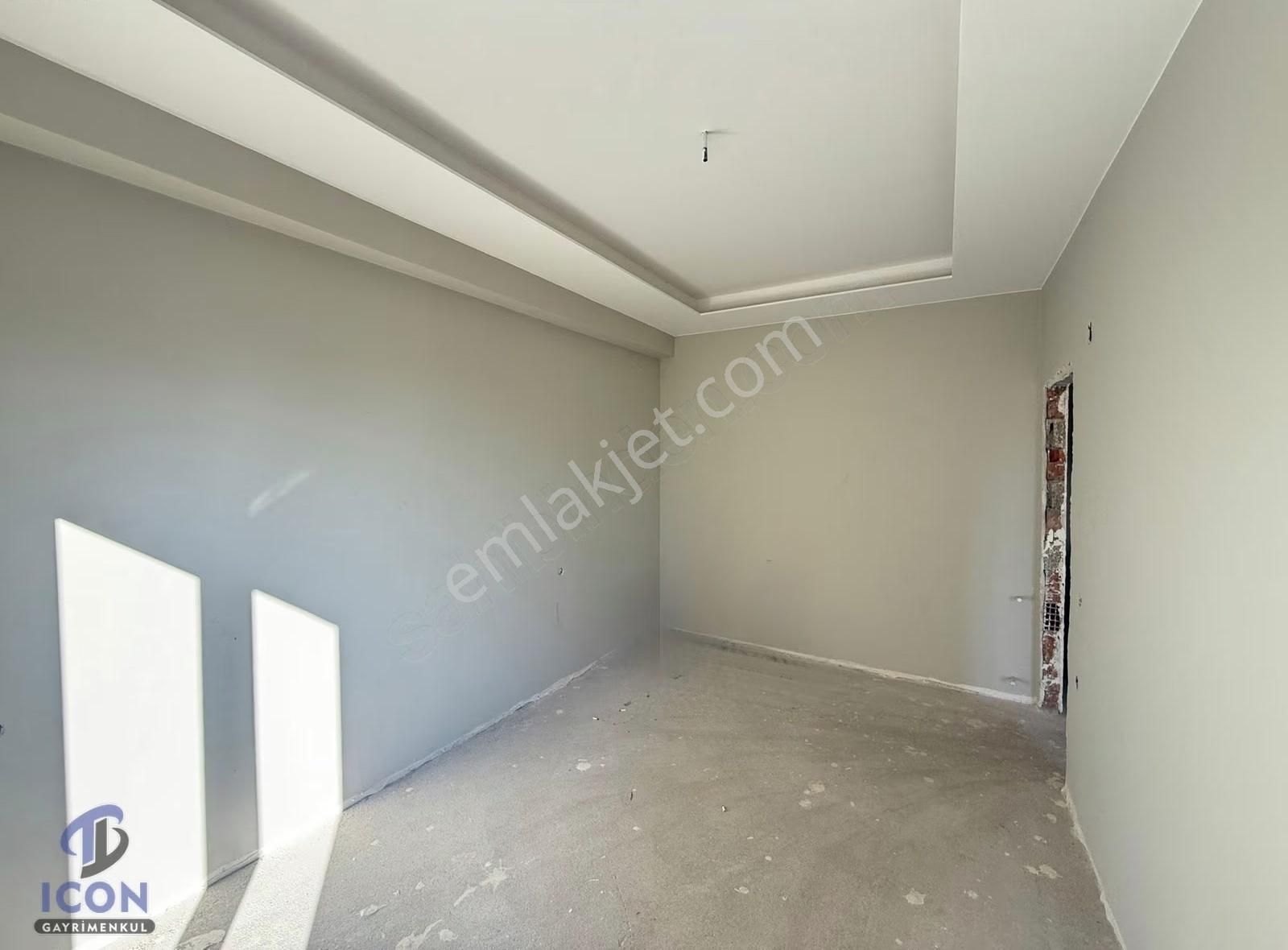 Icon'dan Davultepe Mah'de Geniş Oturumlu Havuzlu Zemin 1+1 - Görsel 11