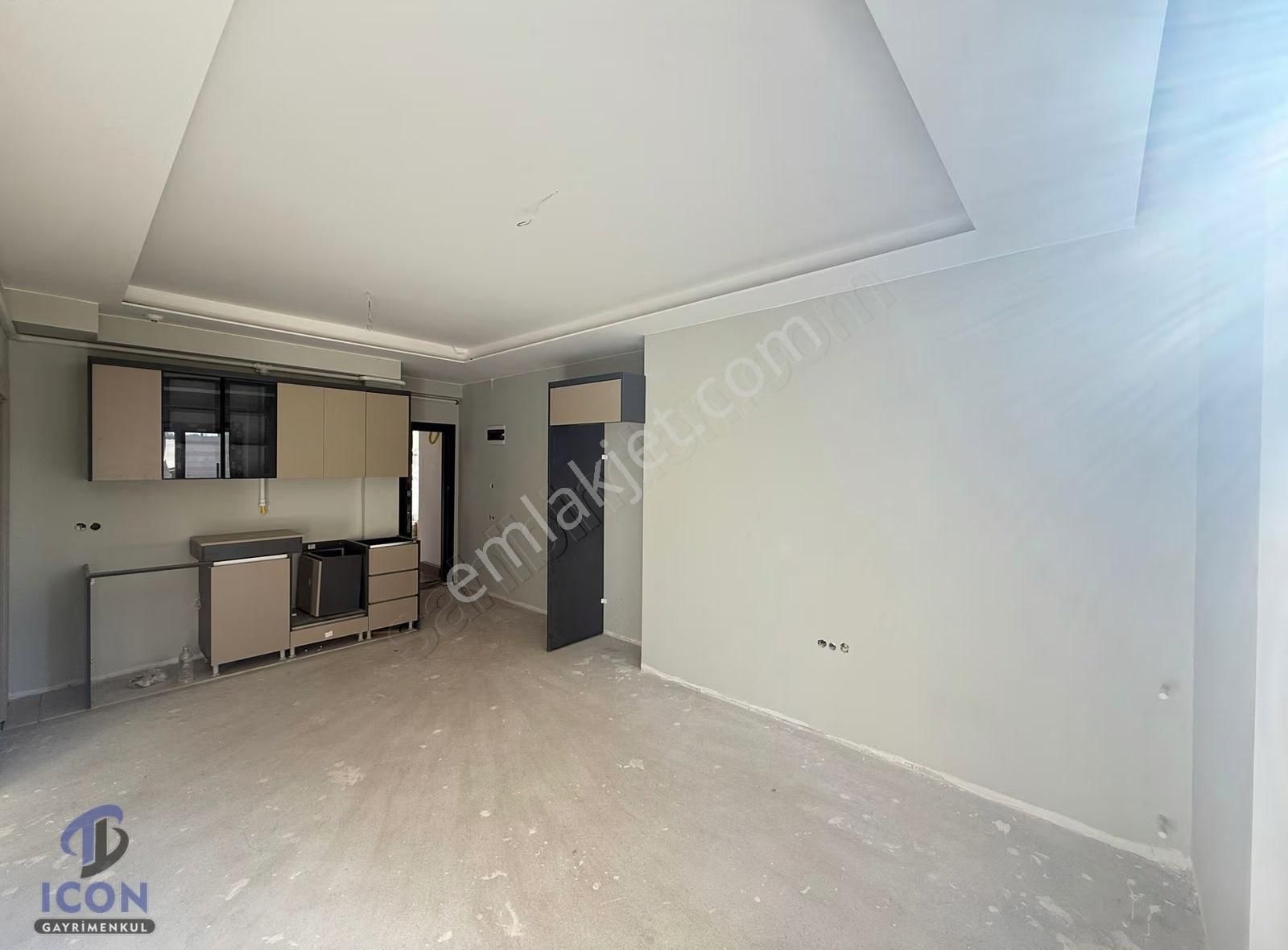 Icon'dan Davultepe Mah'de Geniş Oturumlu Havuzlu Zemin 1+1 - Görsel 29