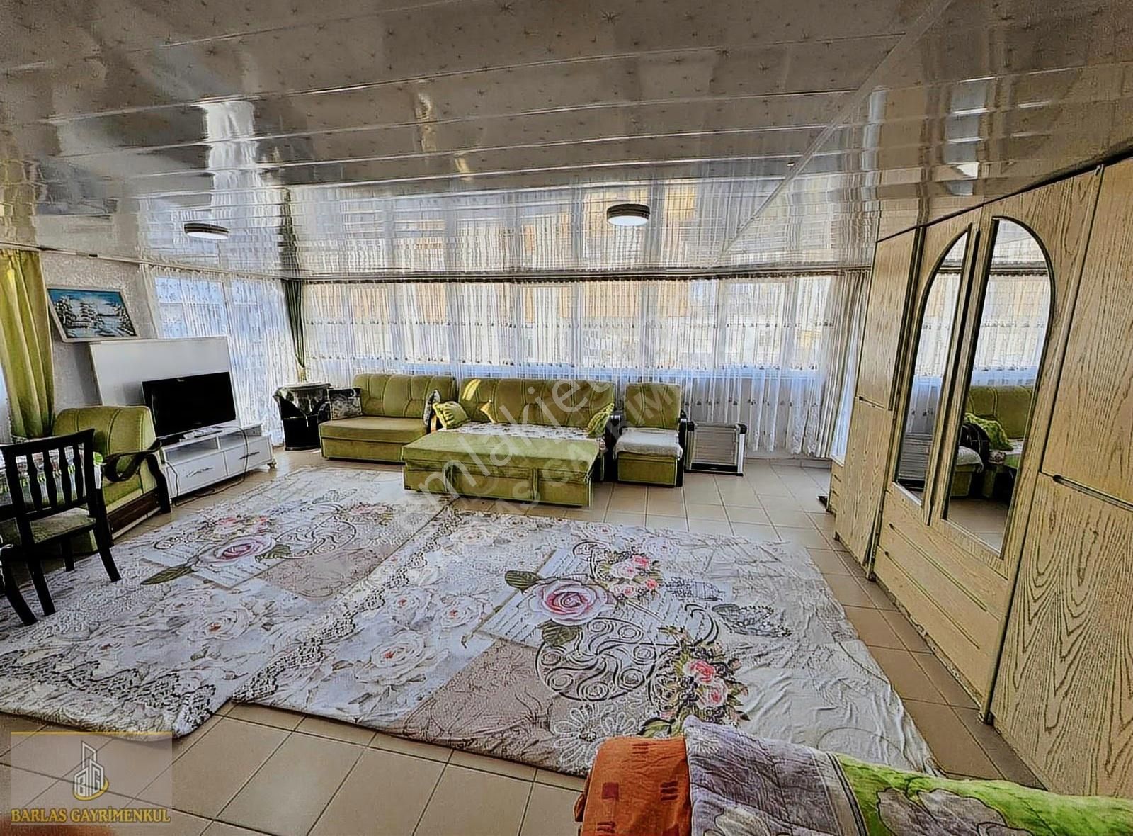 Yeni Emek Mahallesinde Geniş Teraslı Satılık 5+1 Dubleks Daire - Görsel 3